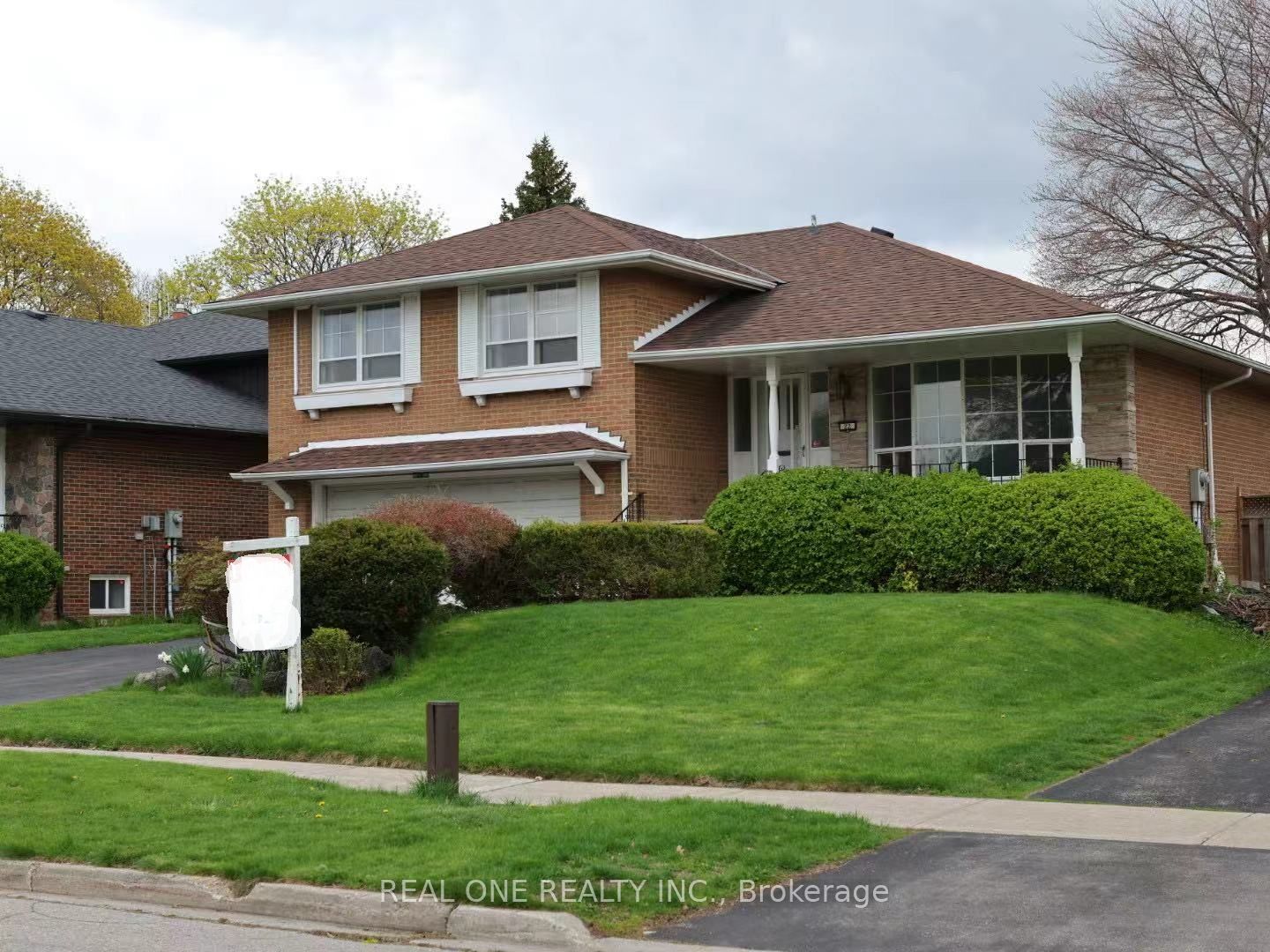 22 Kenmanor Boulevard, Toronto, ON M1W 1R7