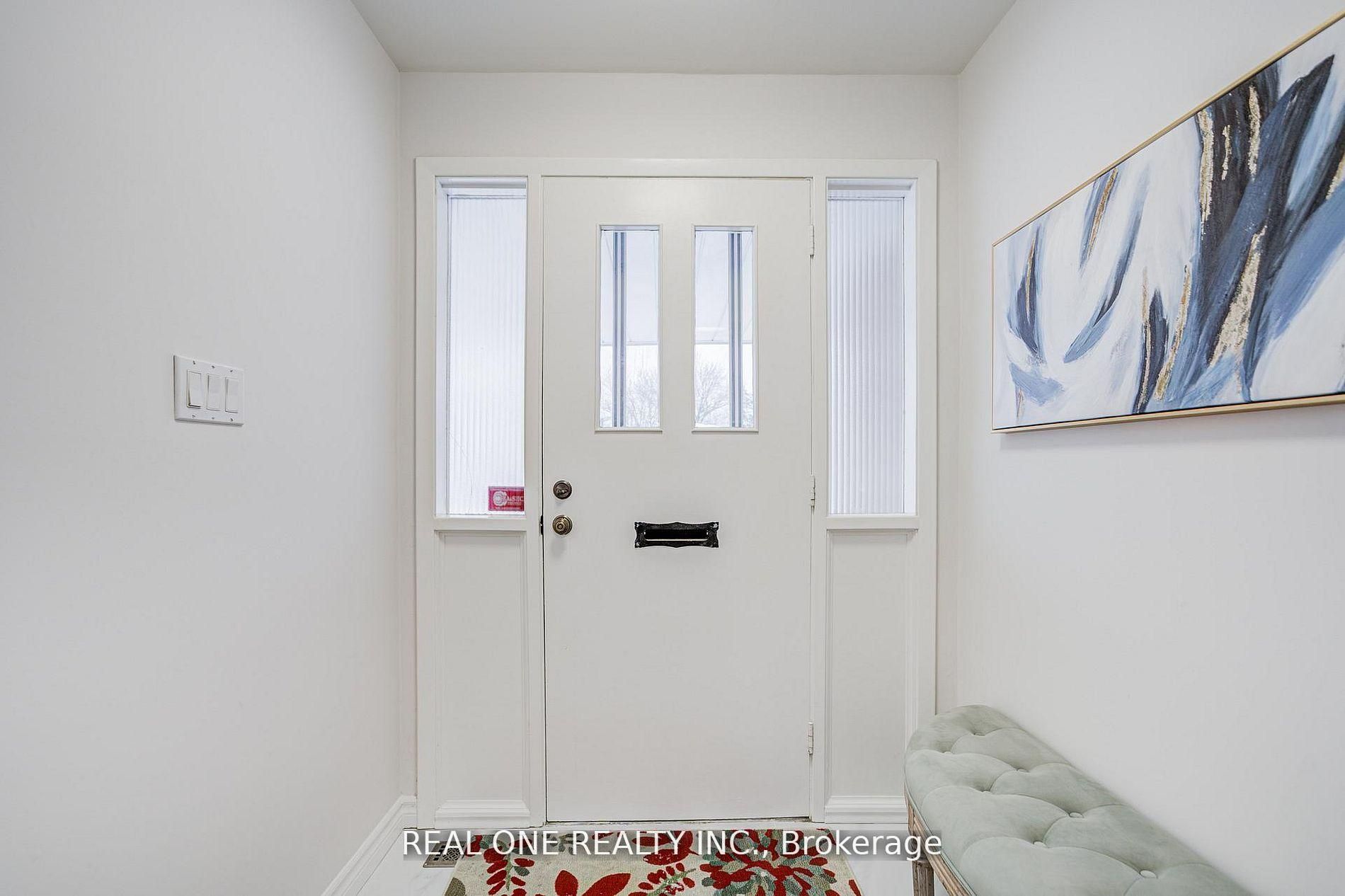 22 Kenmanor Boulevard, Toronto, ON M1W 1R7 photo 4