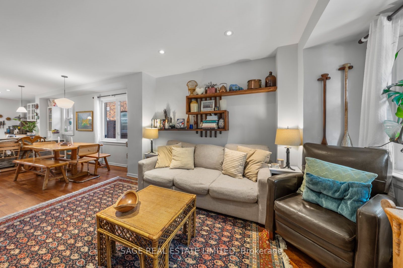 1084 Pape Avenue, Toronto, ON M4K 3W5 photo 2