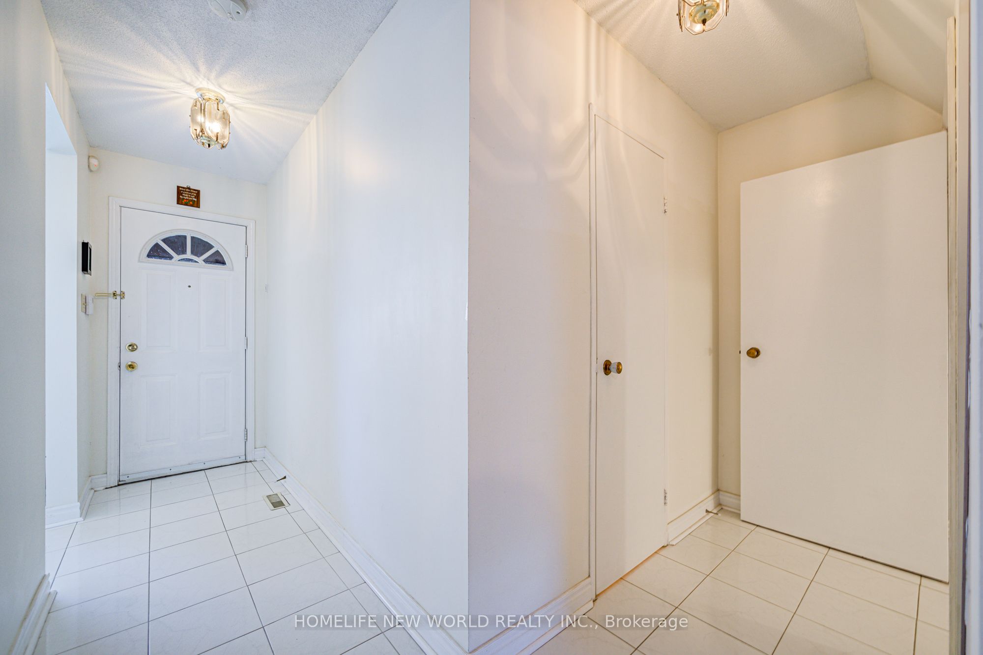 44 Chester Le Boulevard 39, Toronto, ON M1W 2M8 photo 4