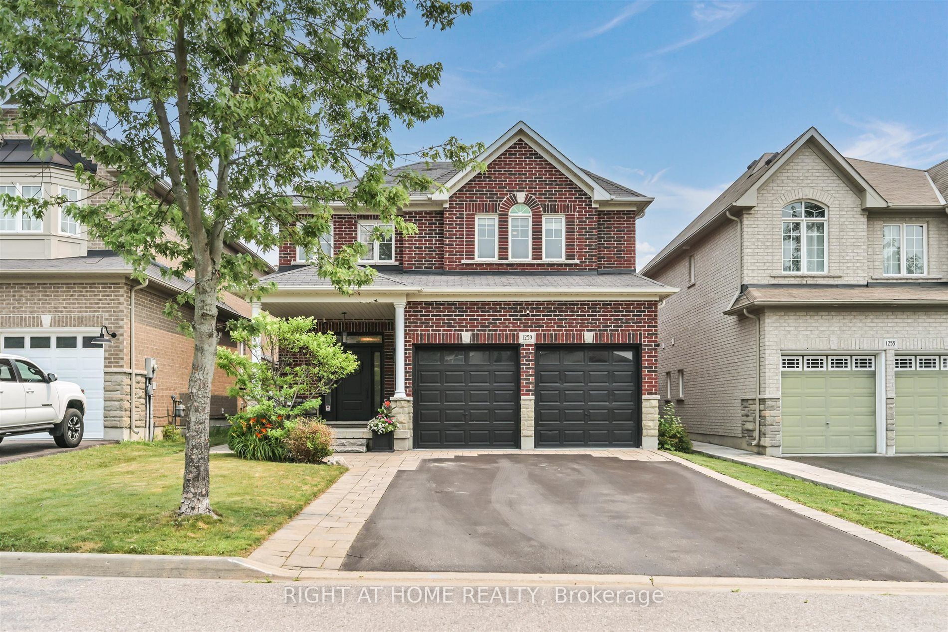 1259 Aldsworth Crescent, Oshawa, ON L1K 0S5