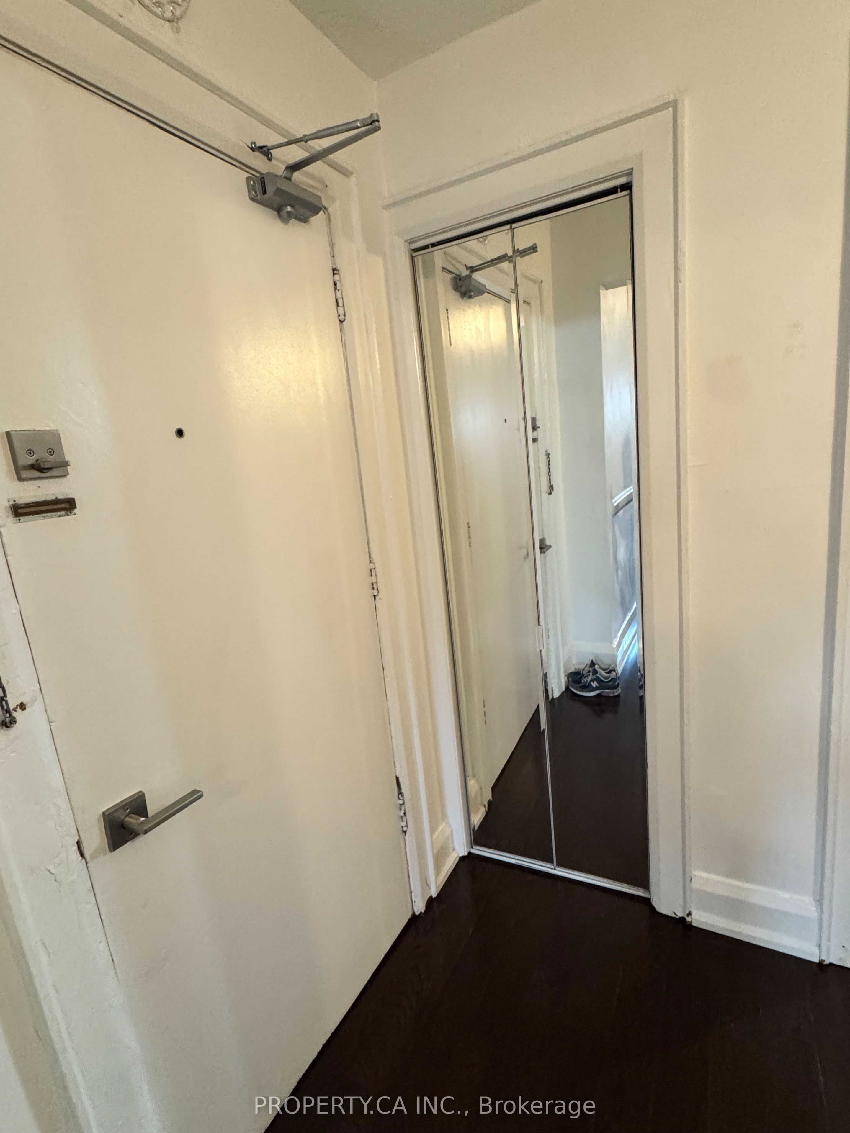 849 Broadview Avenue E 18, Toronto, ON M4K 2P9 photo 2