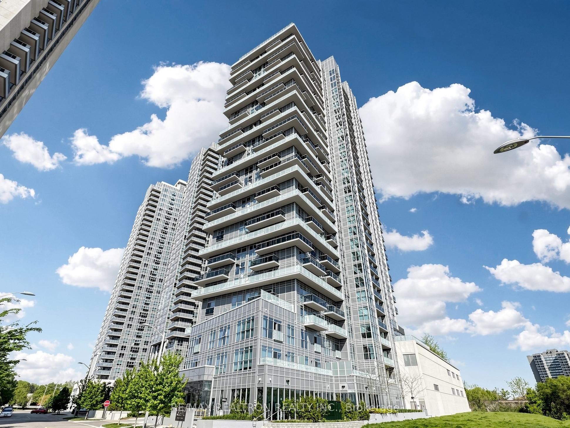 225 Village Green Square 2507, Toronto, ON M1S 0L3