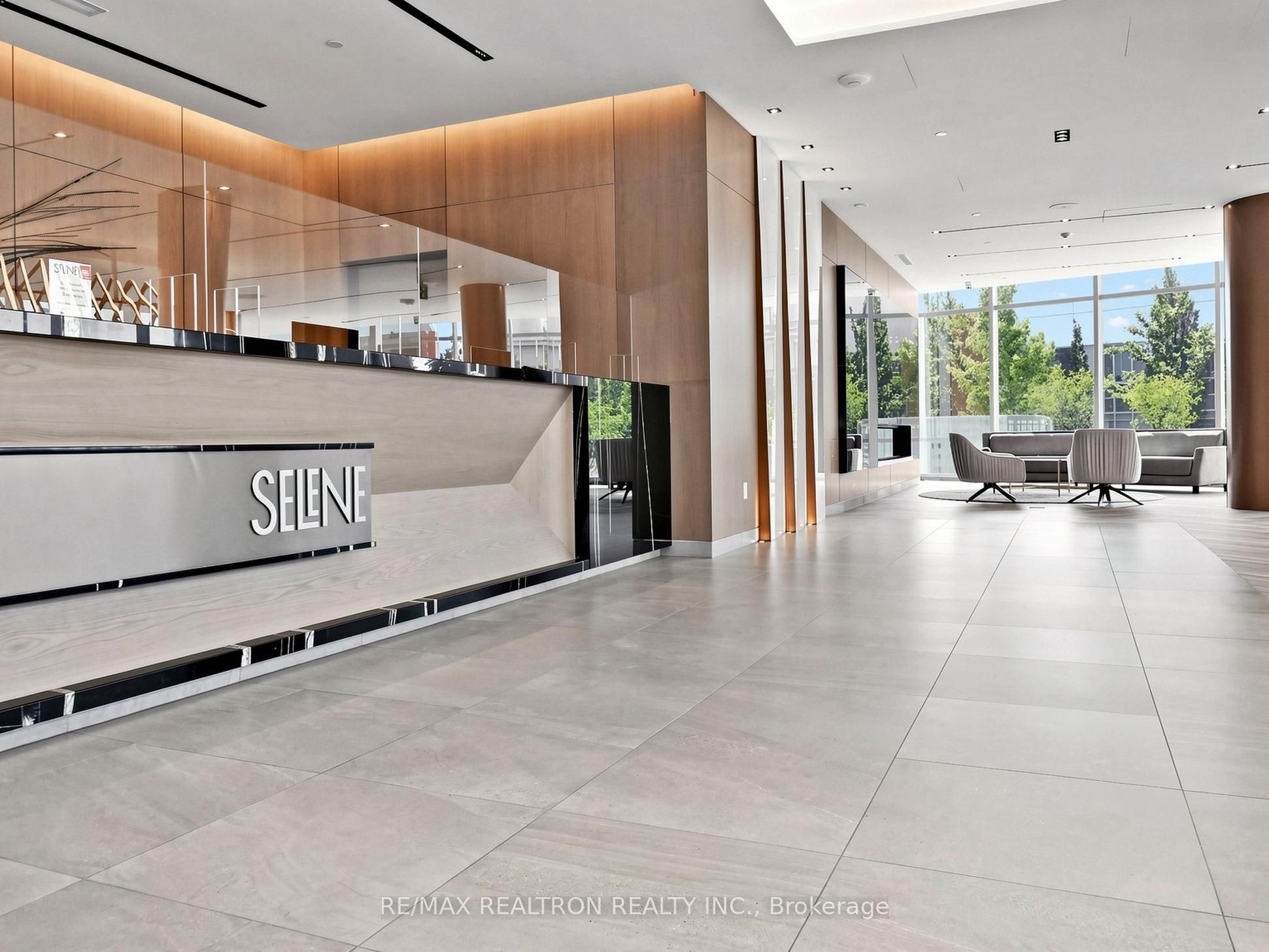225 Village Green Square 2507, Toronto, ON M1S 0L3 photo 3