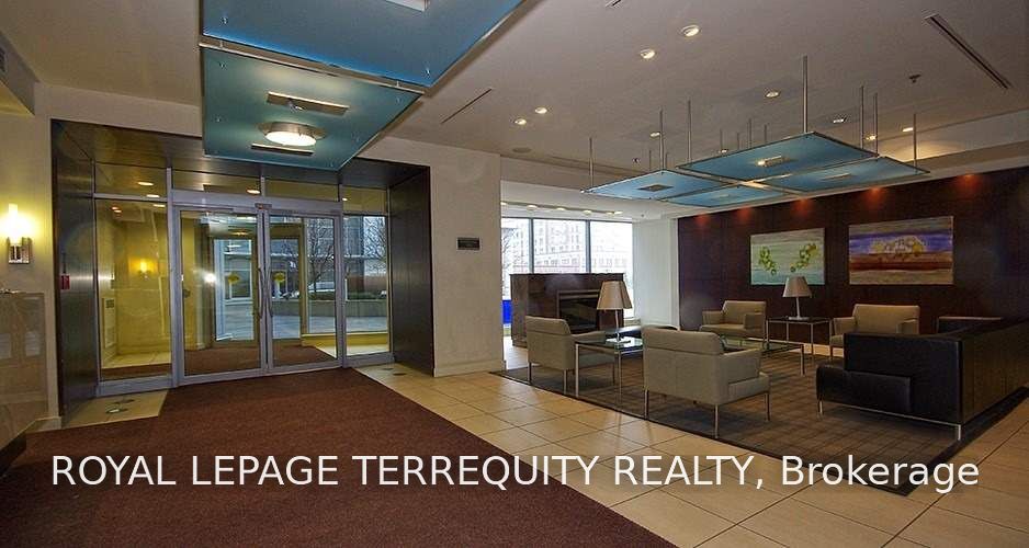 36 Lee Centre Drive Th108, Toronto, ON M1H 3K2 photo 4