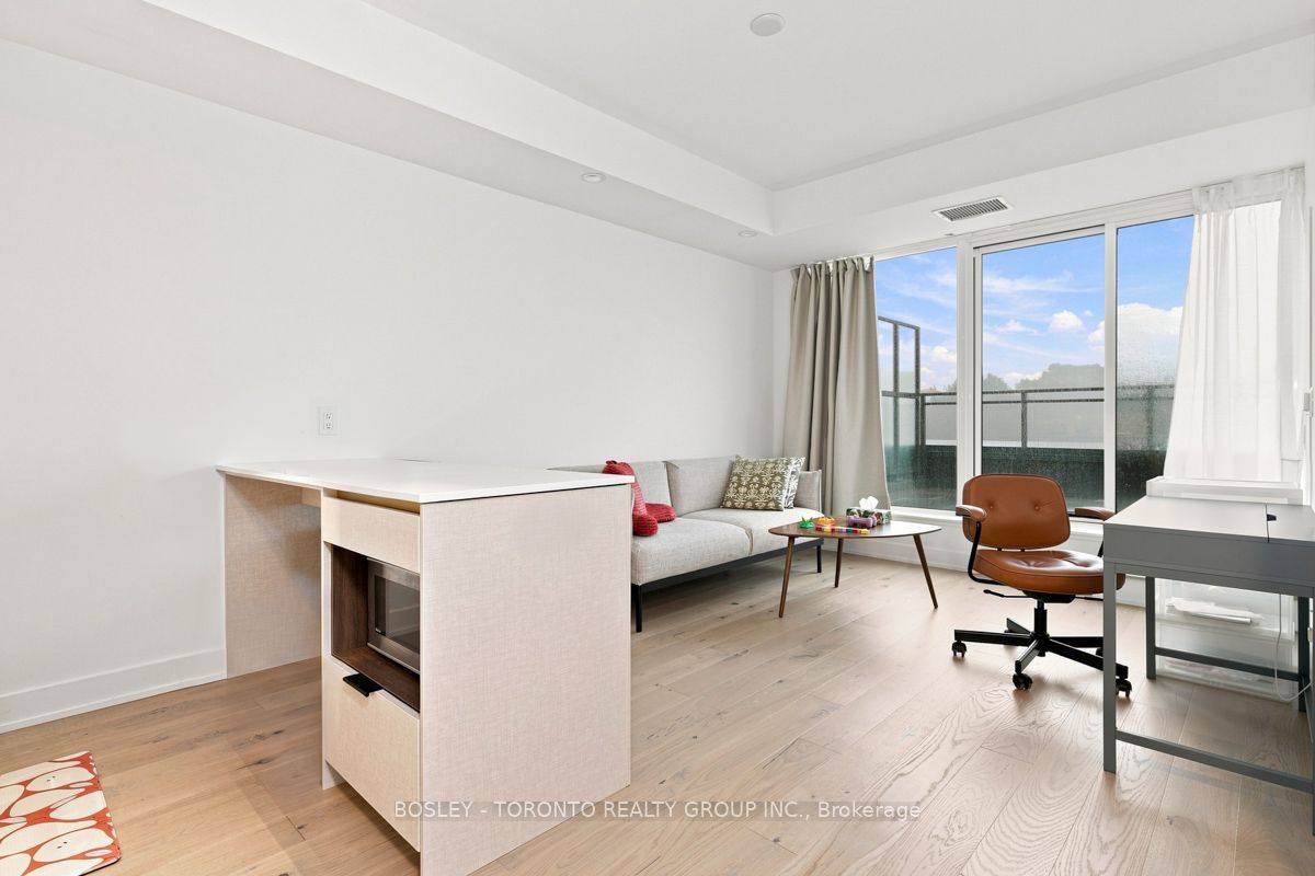 1285 Queen Street E 504, Toronto, ON M4L 1C2 photo 3