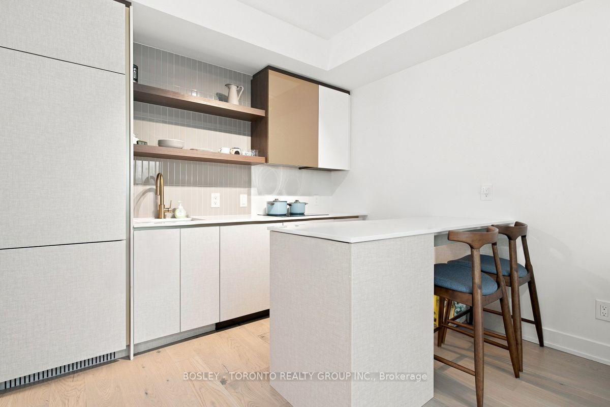 1285 Queen Street E 504, Toronto, ON M4L 1C2 photo 5