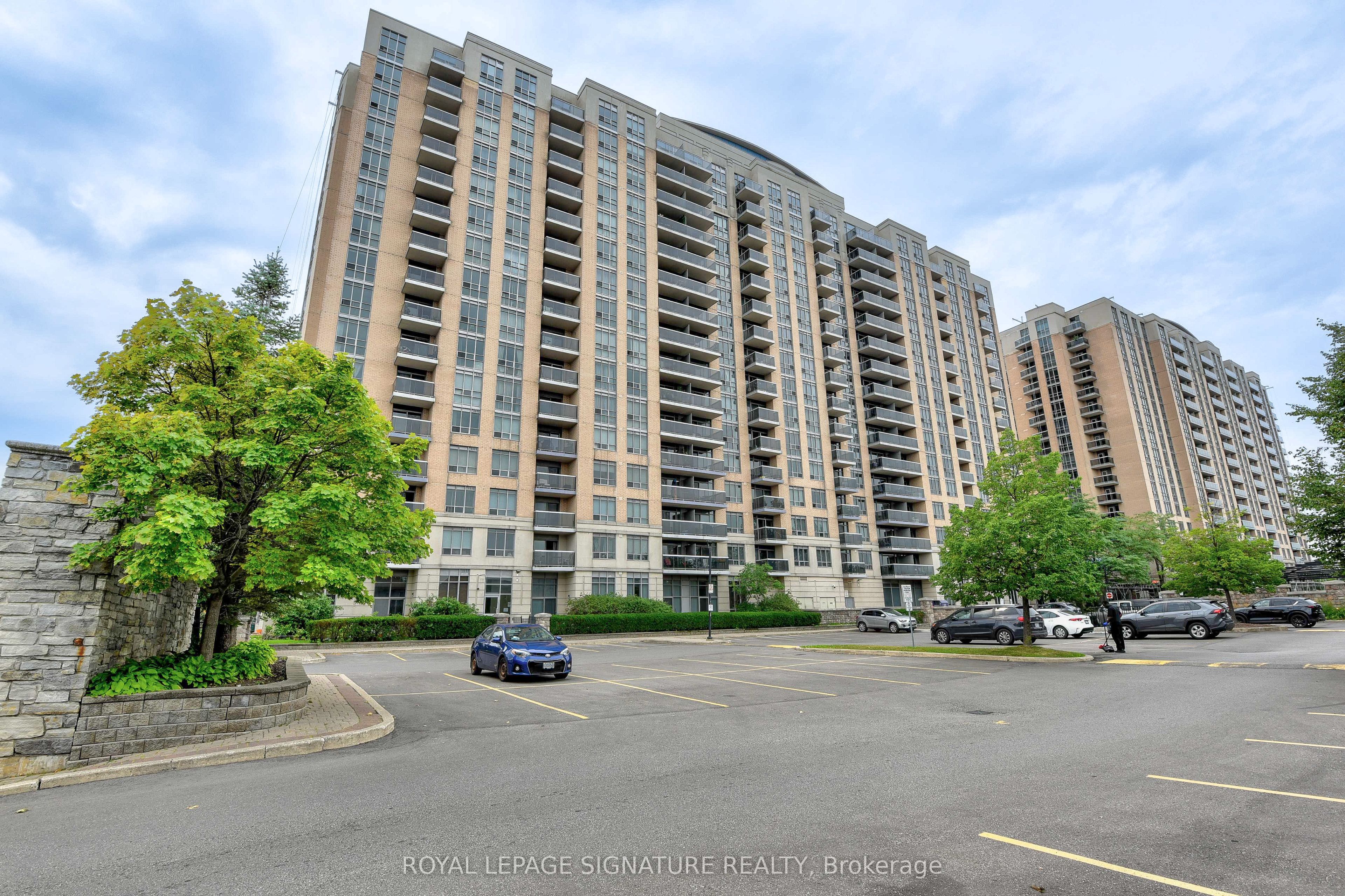 8 Mondeo Drive 705, Toronto, ON M1P 5C7 photo 4