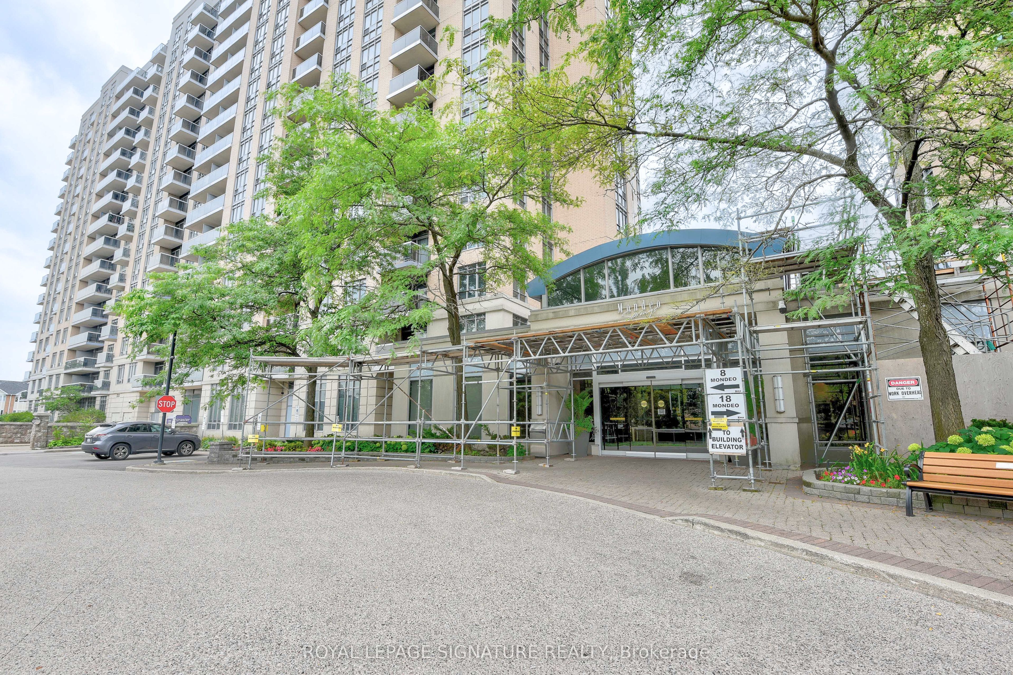 8 Mondeo Drive 705, Toronto, ON M1P 5C7 photo 5