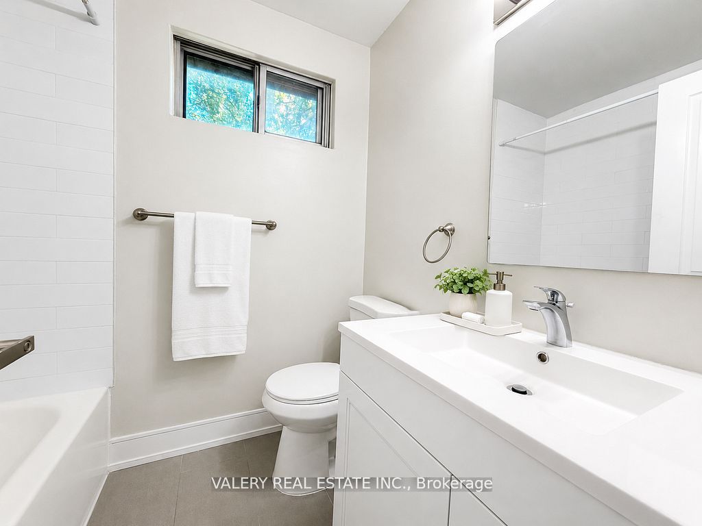 75 Eastdale Avenue TH69, Toronto, ON M4C 5N3 photo 4