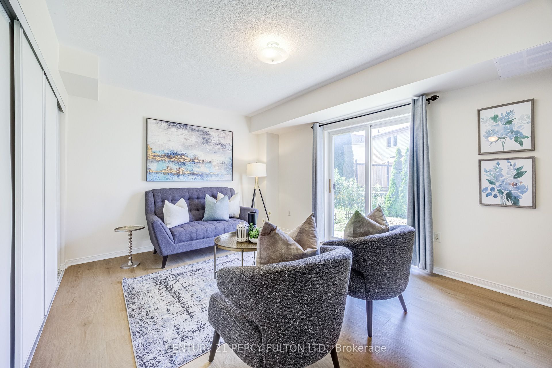 1532 Hummingbird Court, Pickering, ON L1V 7H9 photo 2