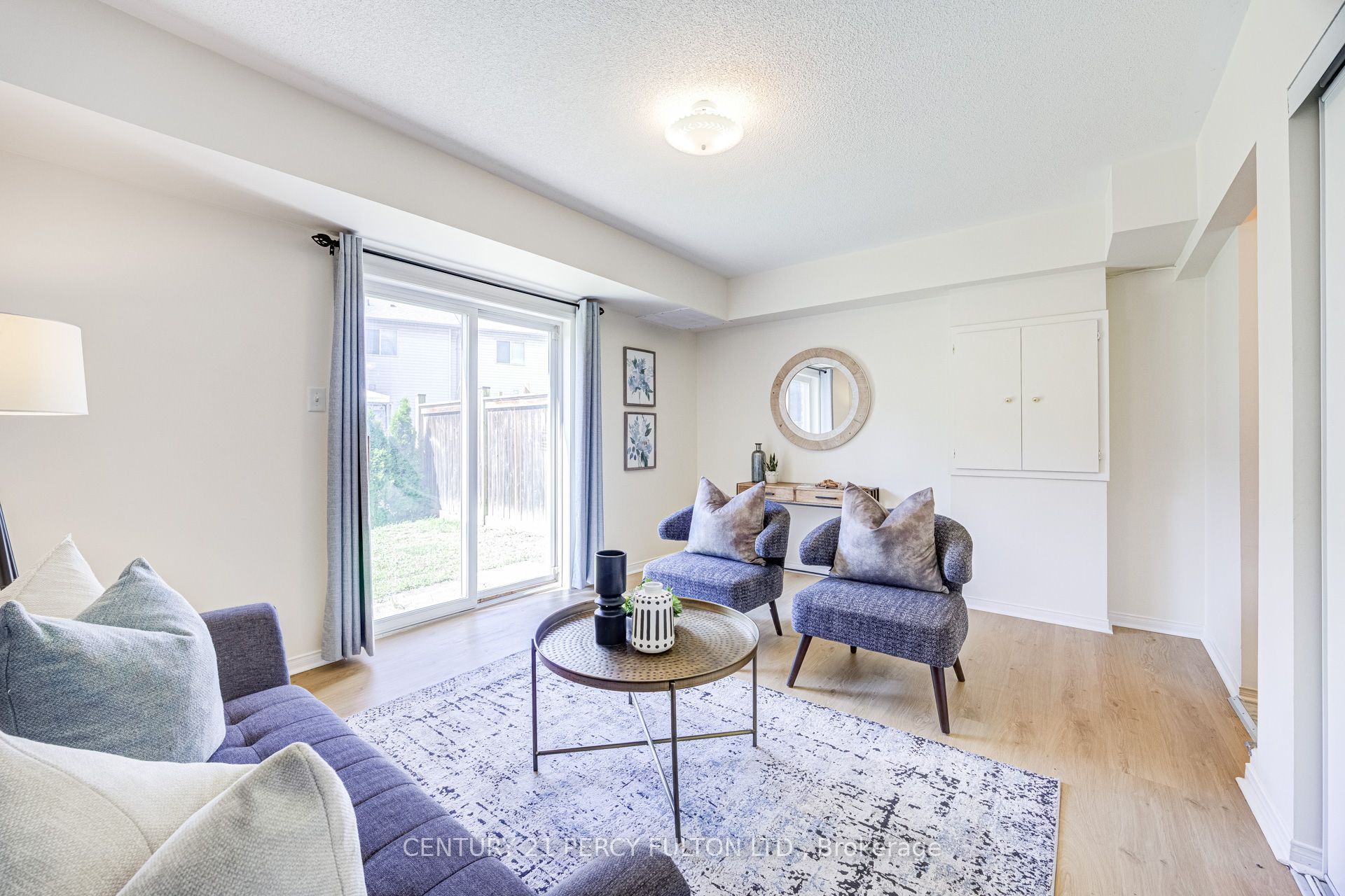 1532 Hummingbird Court, Pickering, ON L1V 7H9 photo 4