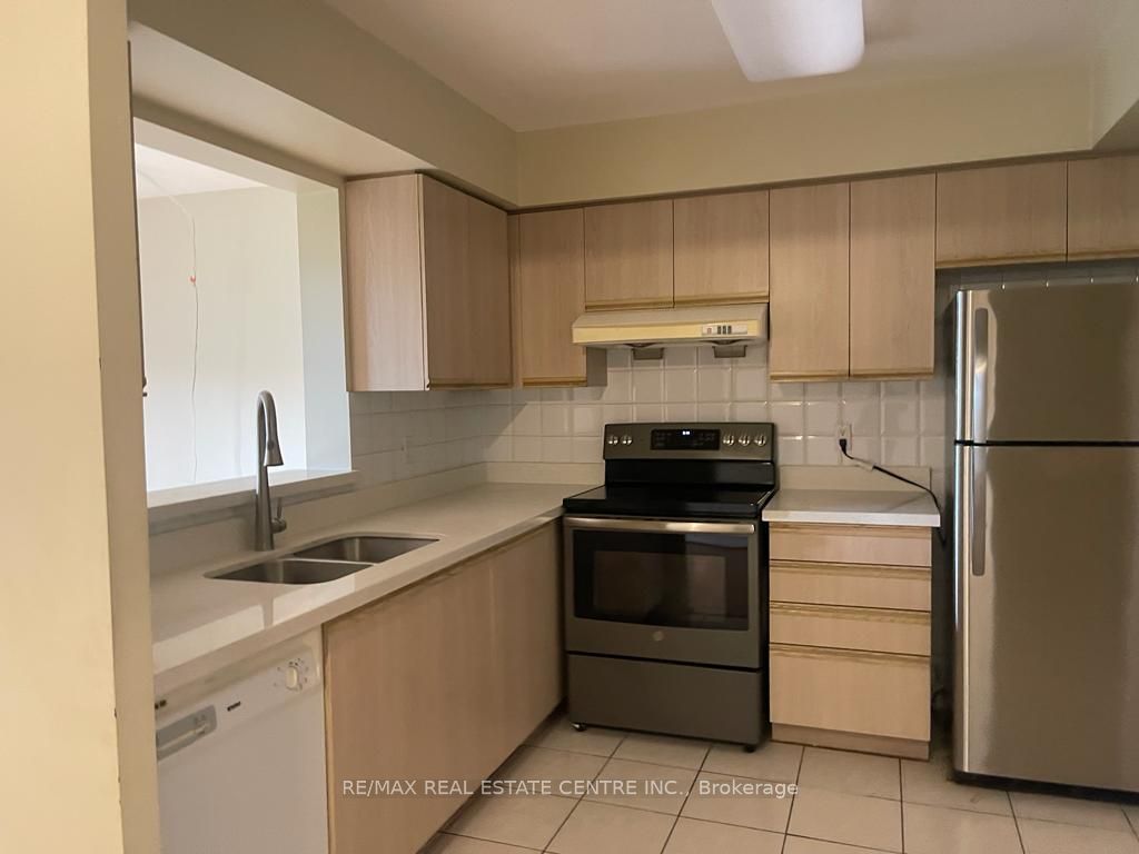 117 Omni Drive 20, Toronto, ON M1P 5A5 photo 5