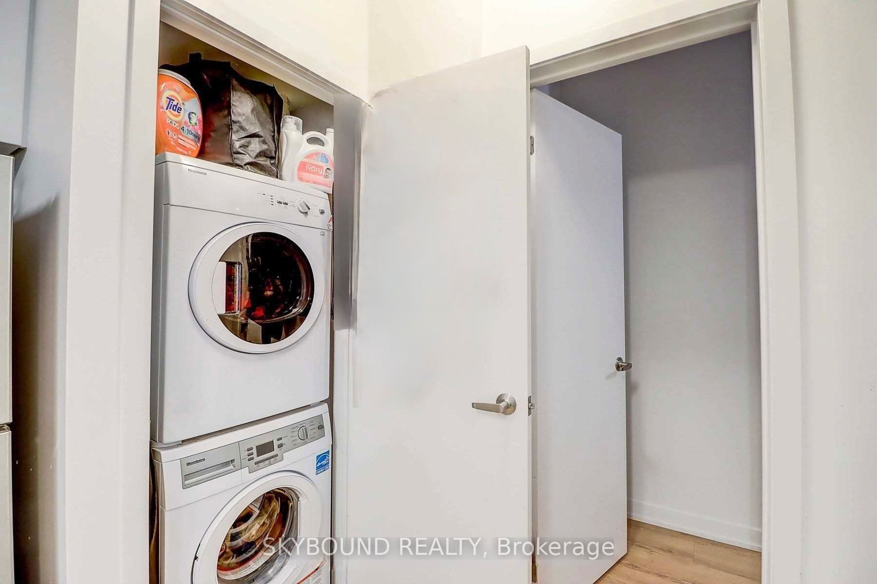 1720 Simcoe Street N 23 - Room 1, Oshawa, ON L1G 0C3 photo 3