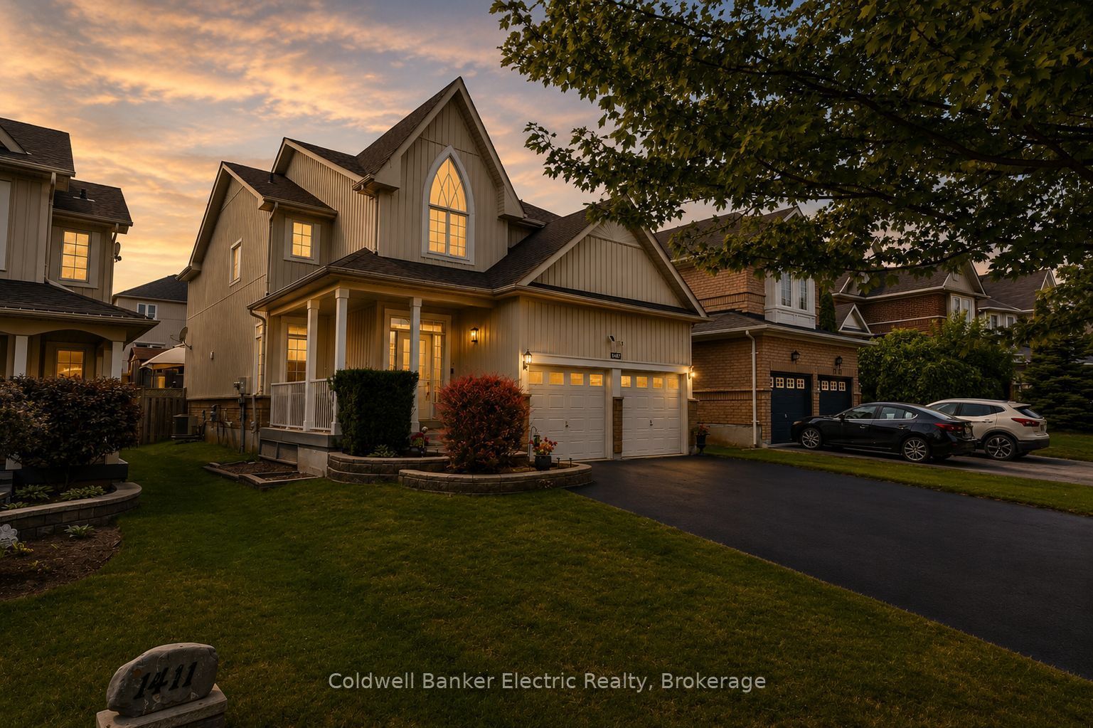 1407 Ashgrove Crescent, Oshawa, ON L1K 2W4