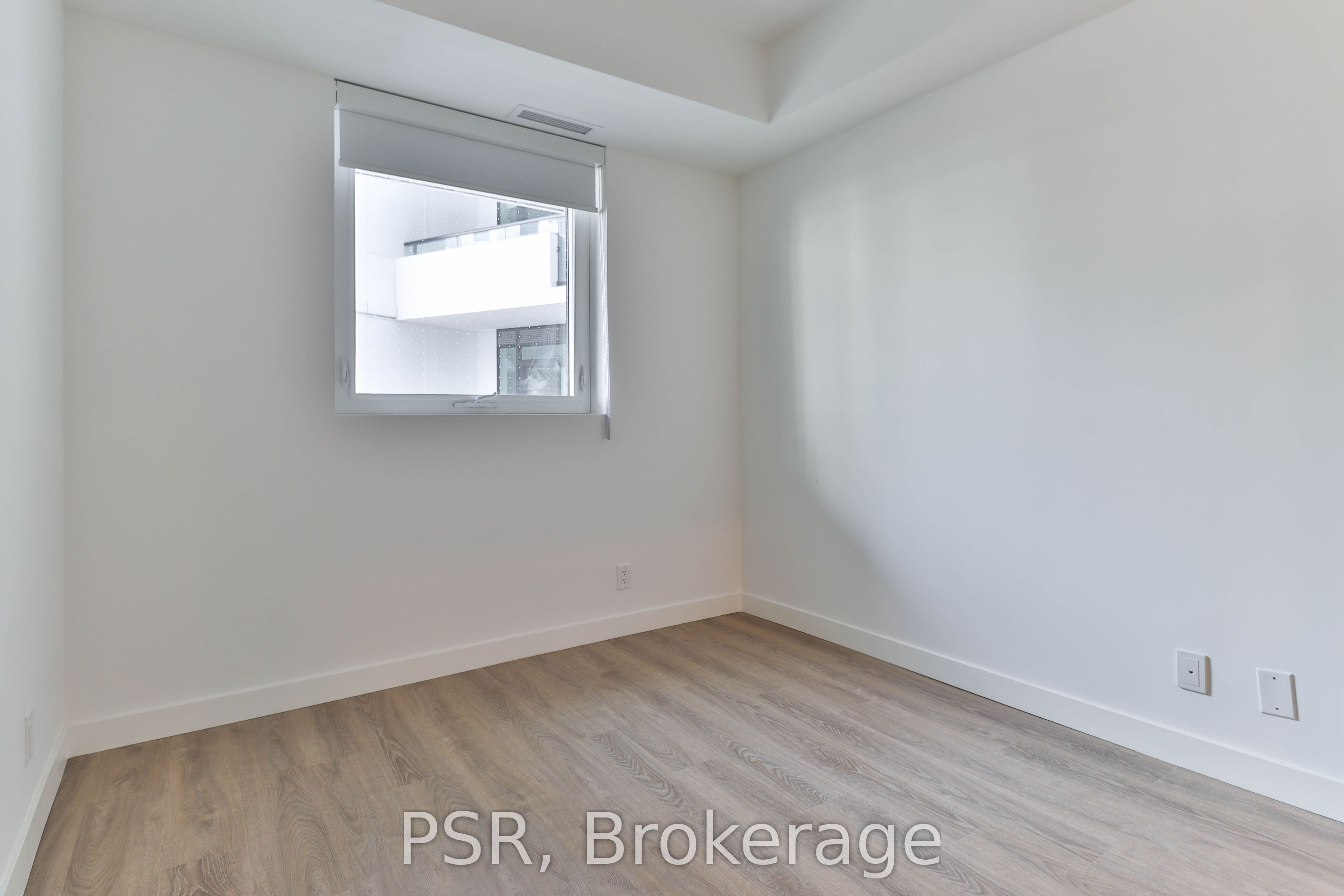 1050 Eastern Avenue 444, Toronto, ON M4L 0B7 photo 2