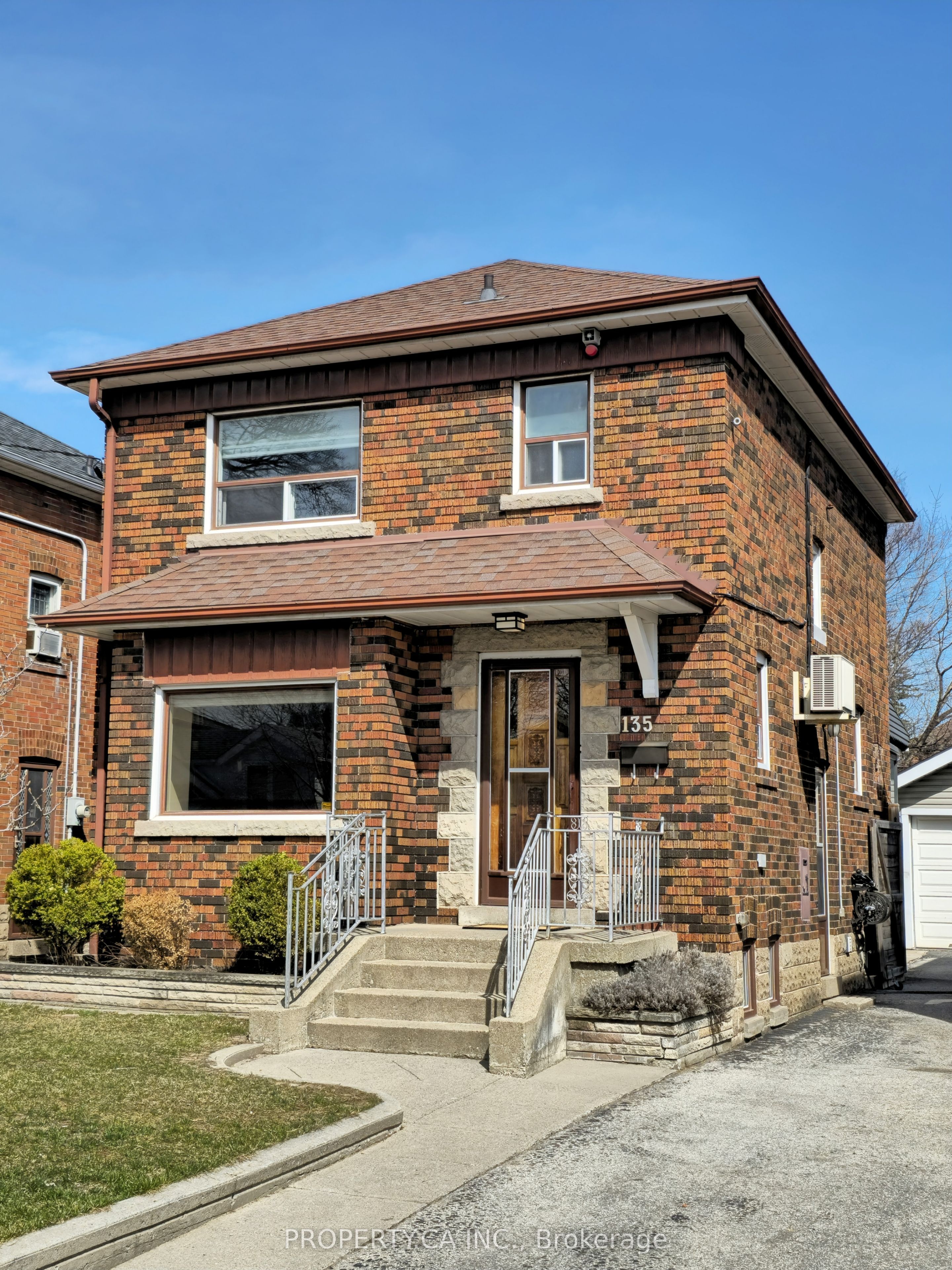 135 Cadorna Avenue, Toronto, ON M4J 3X5