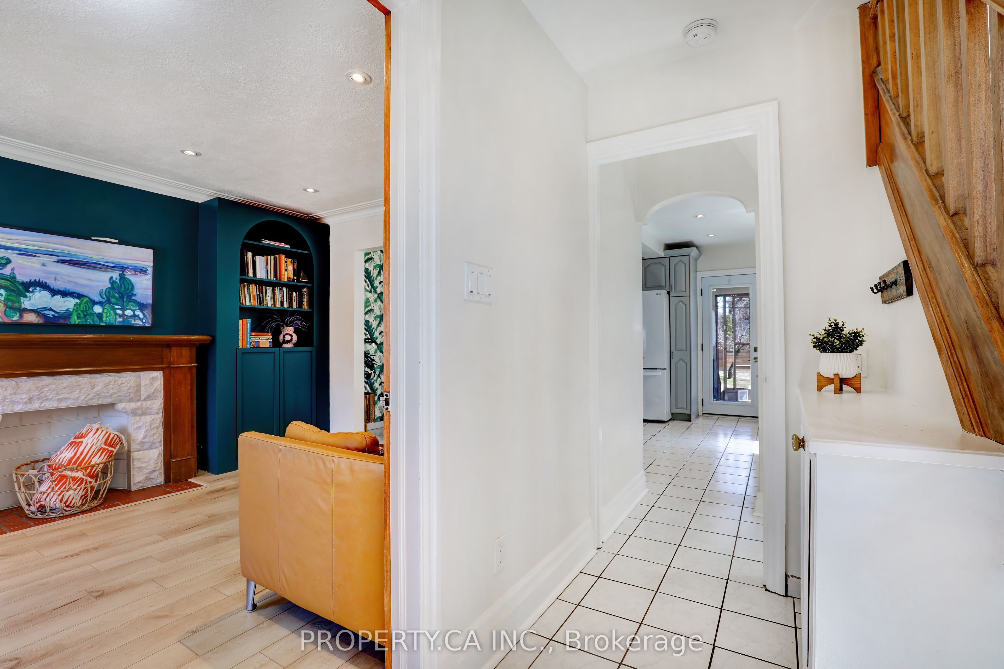 135 Cadorna Avenue, Toronto, ON M4J 3X5 photo 3