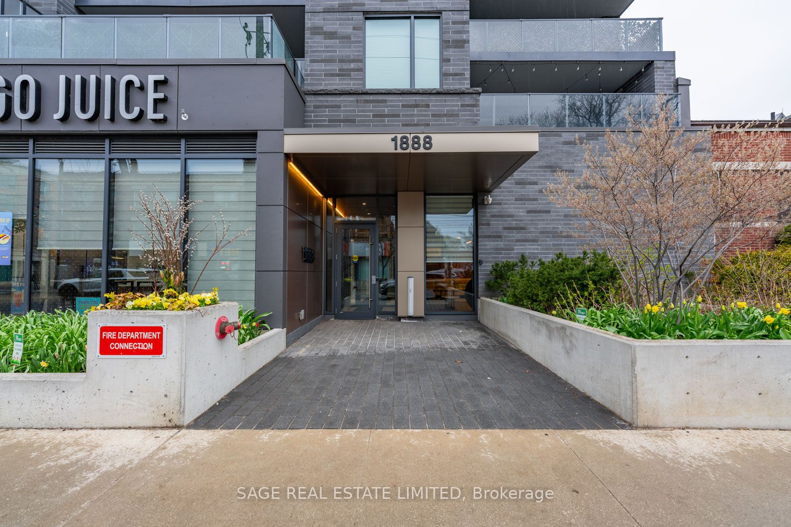 1888 Queen Street E 206, Toronto, ON M4L 1H3 photo 3