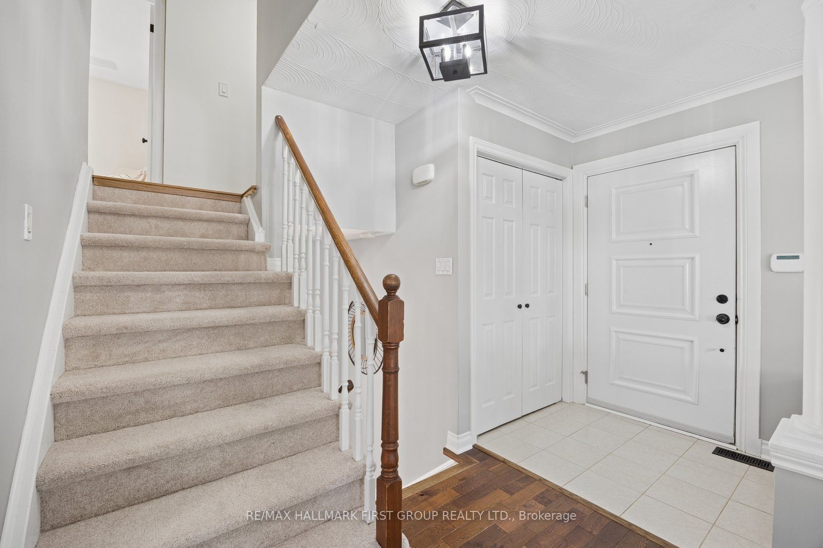 263 Fairlawn Court, Oshawa, ON L1J 4R1 photo 2