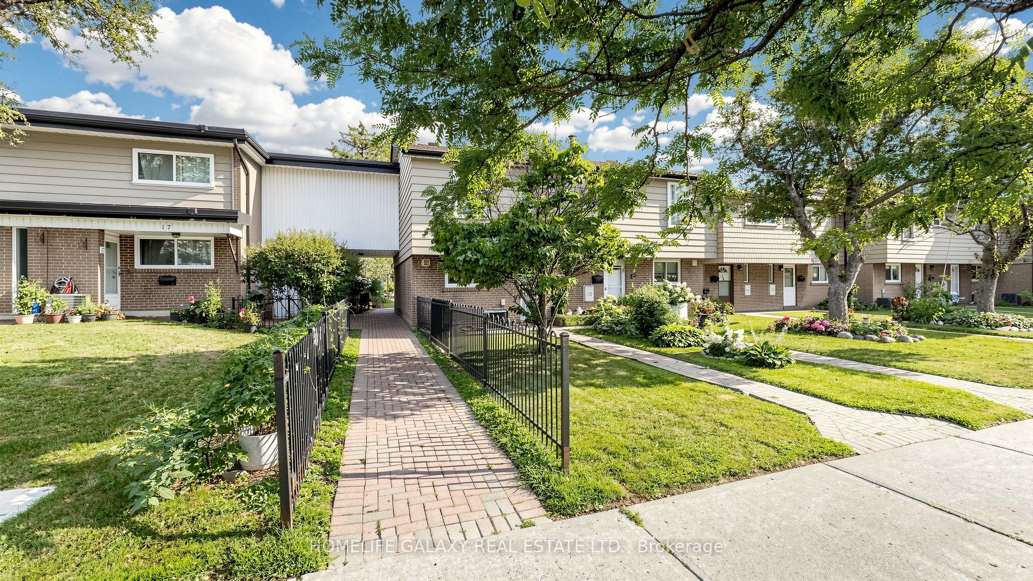 925 Bayly Street 16, Pickering, ON L1W 1L4 photo 4