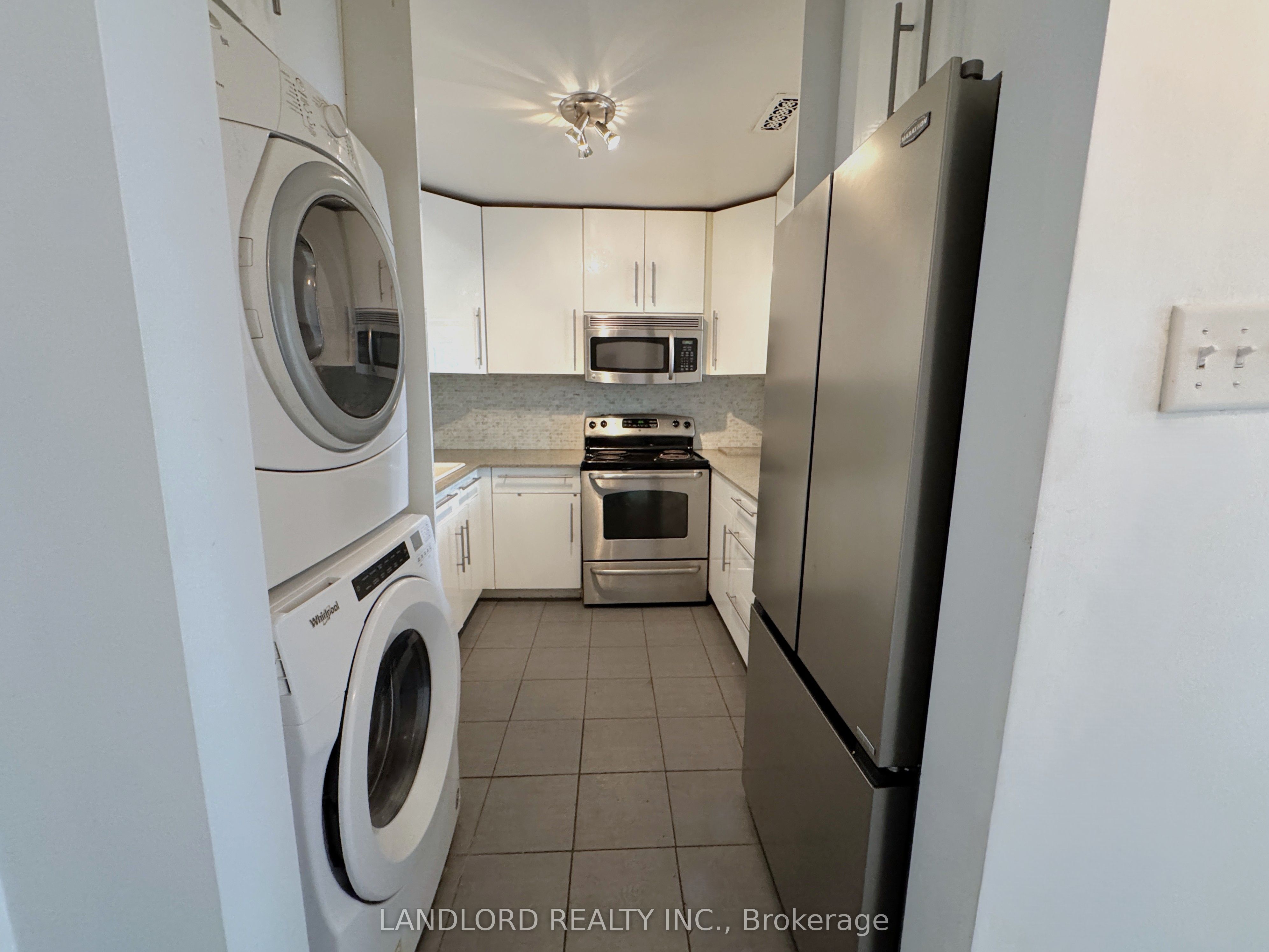 1175 Queen Street E B, Toronto, ON M4M 1L5 photo 2