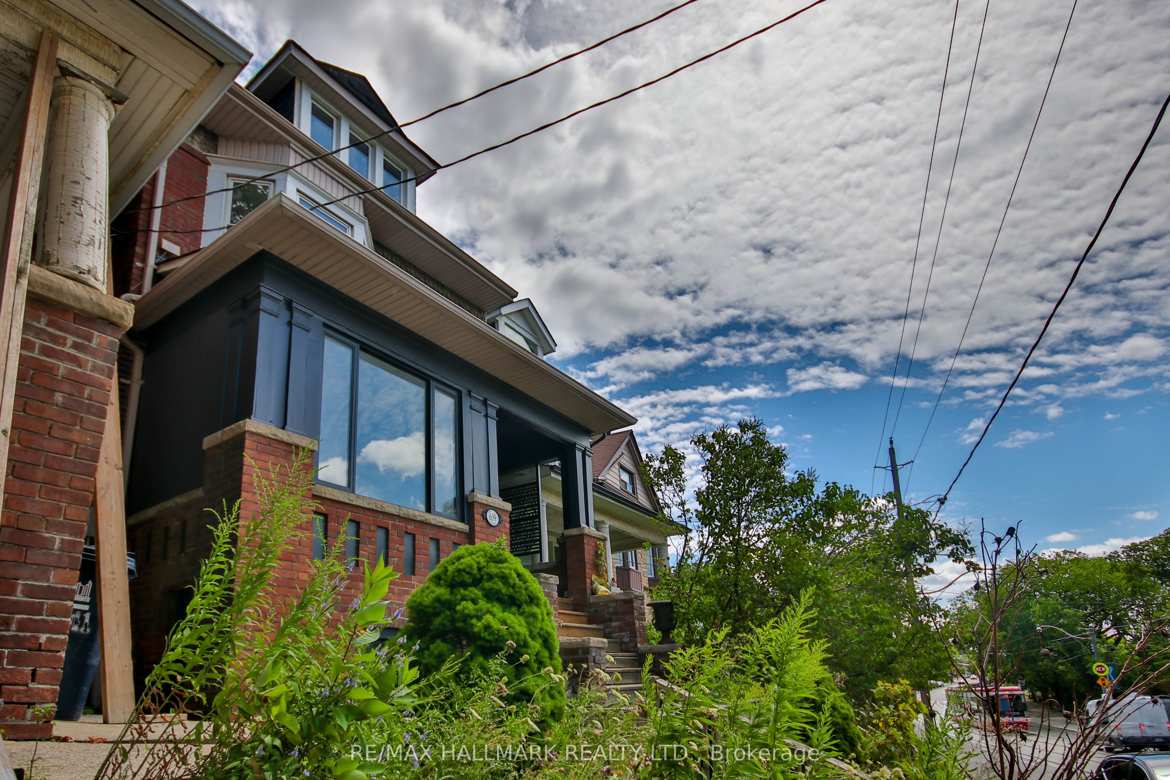 639 Broadview Avenue Main Fl, Toronto, ON M4K 2N9