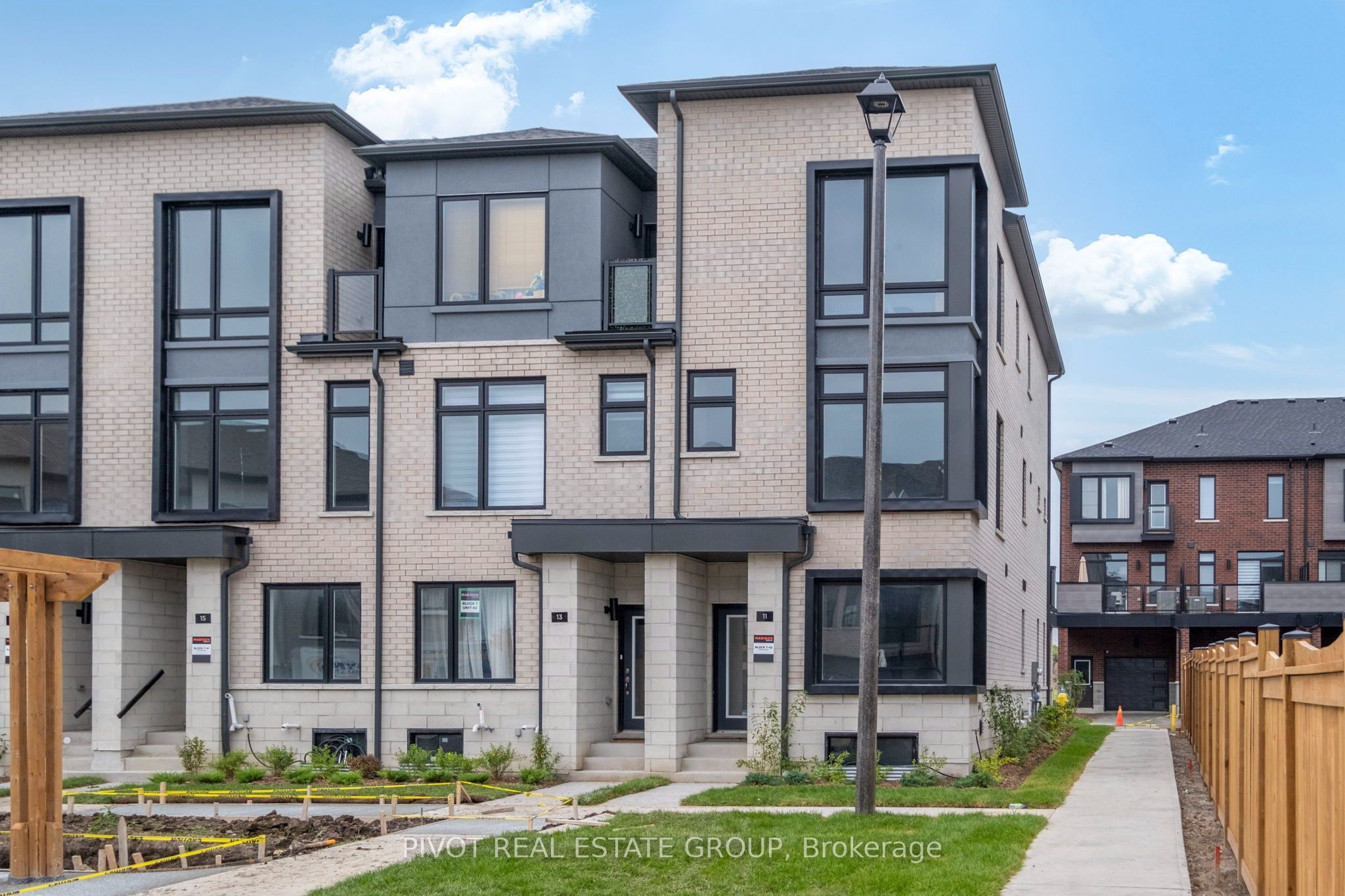 11 Pluto Way, Whitby, ON L1M 0M7 photo 3