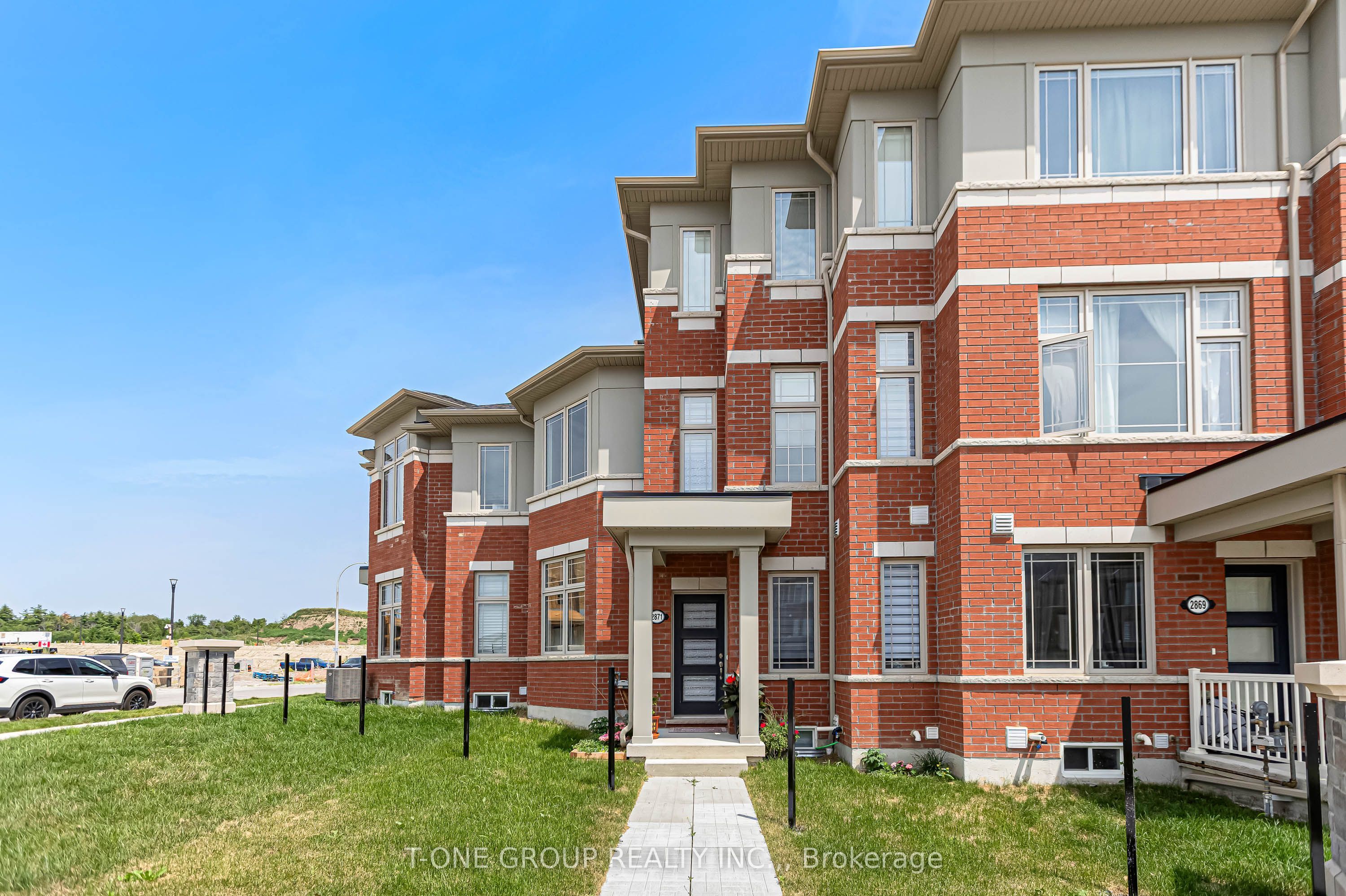 2871 Whites Road, Pickering, ON L1X 0P3 photo 2