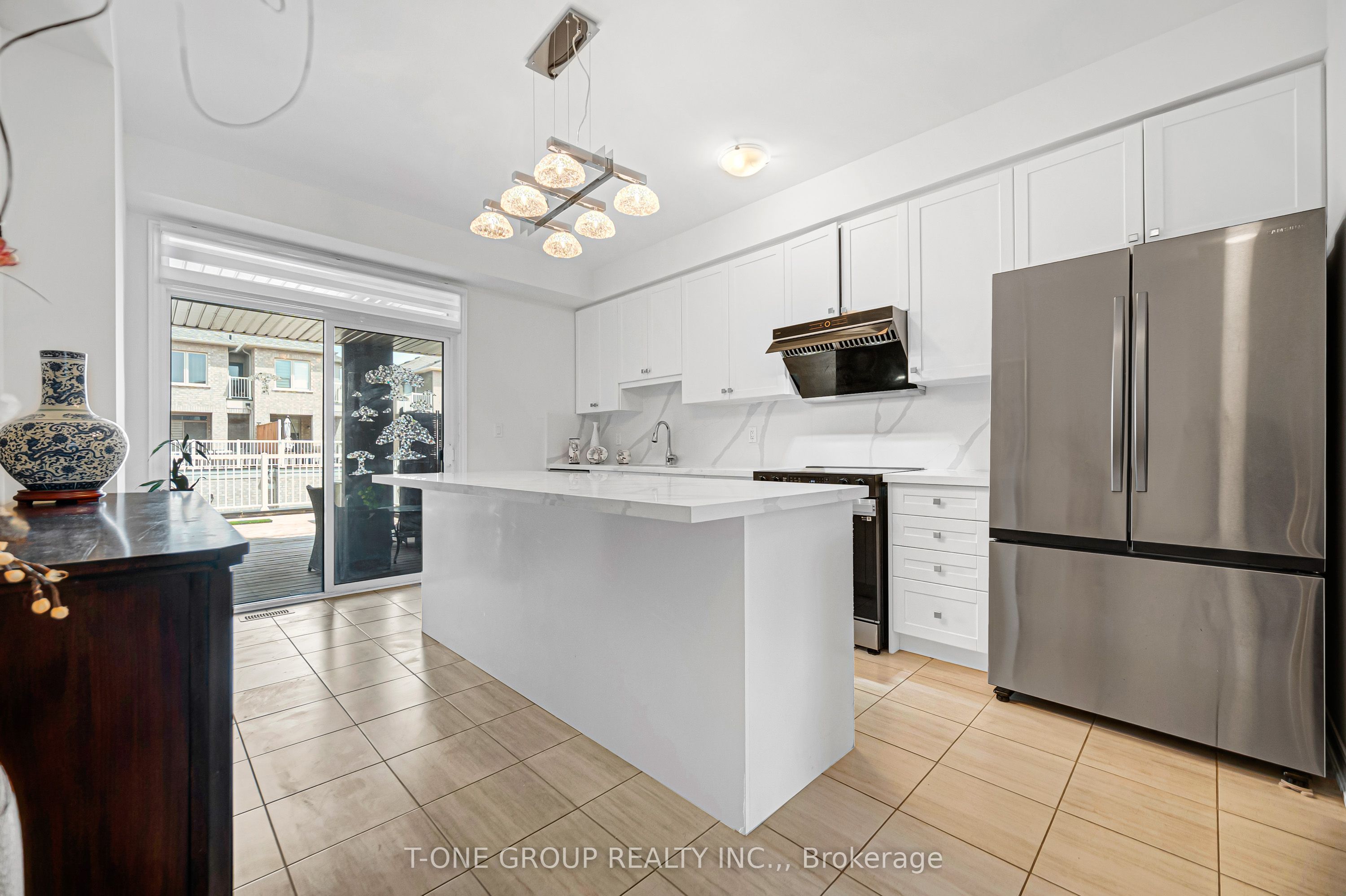 2871 Whites Road, Pickering, ON L1X 0P3 photo 5