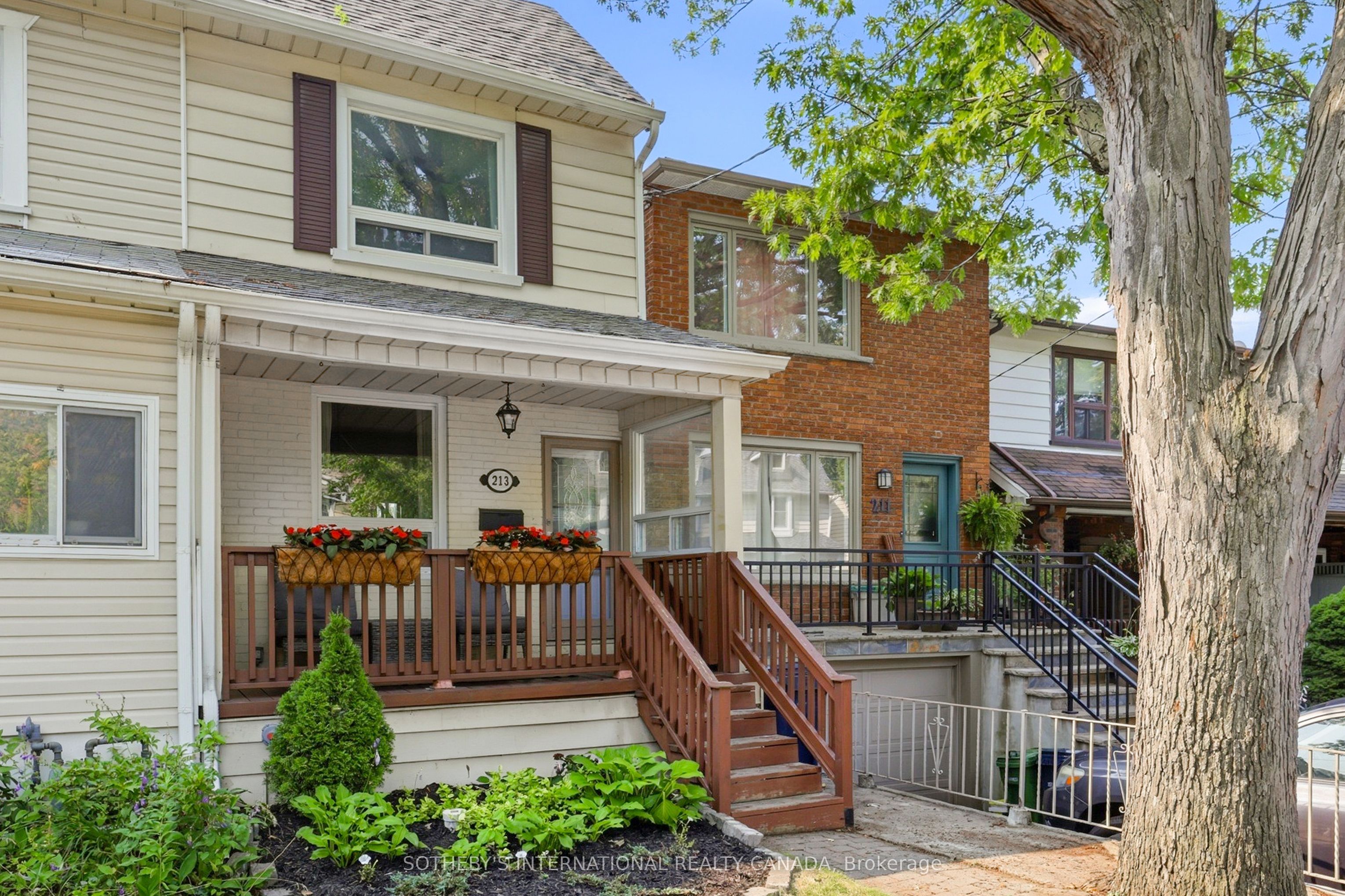 213 Oakcrest Avenue, Toronto, ON M4C 1B8
