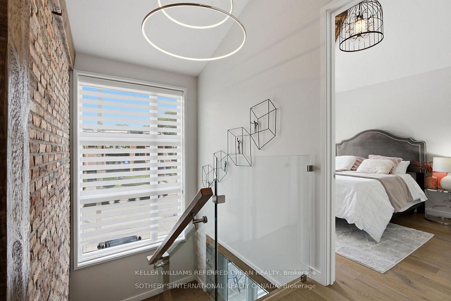 32 Eaton Avenue 2, Toronto, ON M4J 2Z5 photo 5