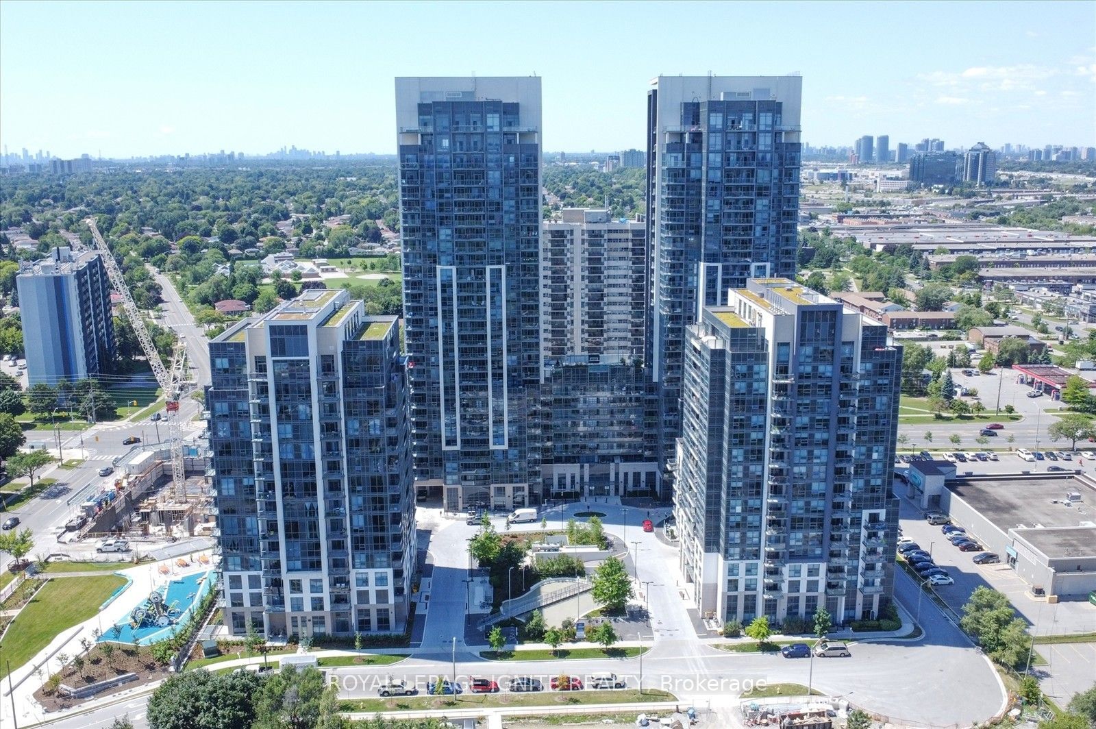 30 Meadowglen Place 1110, Toronto, ON M1G 0A6