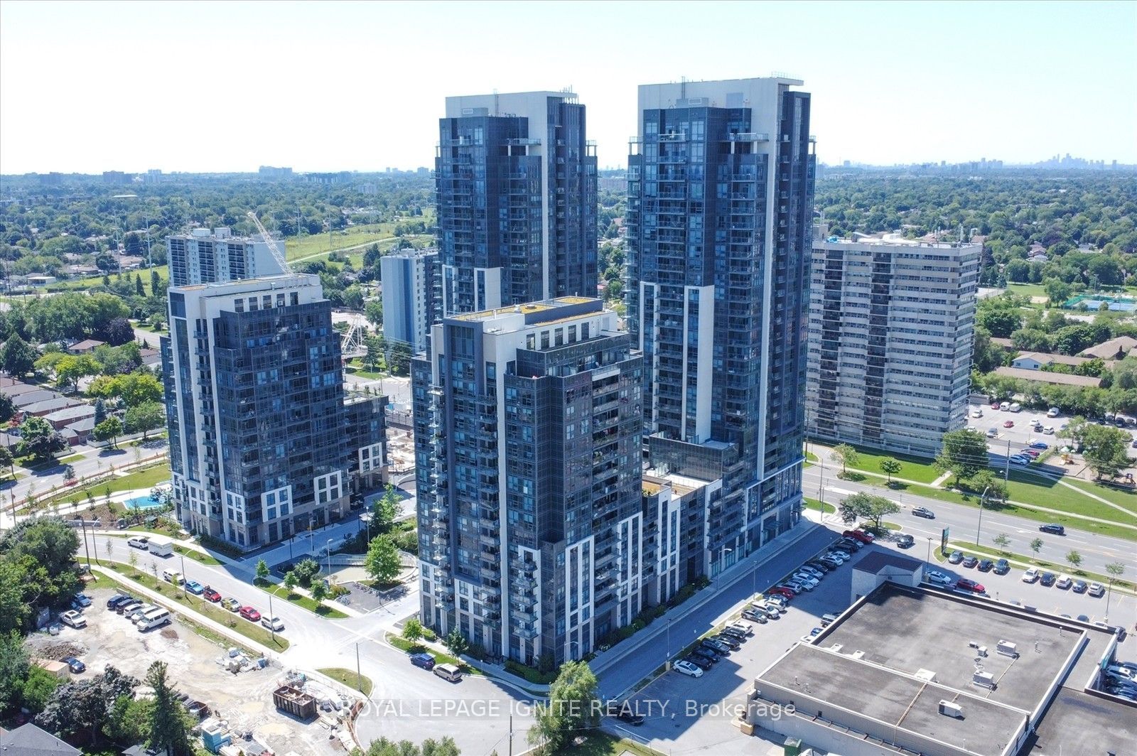 30 Meadowglen Place 1110, Toronto, ON M1G 0A6 photo 3