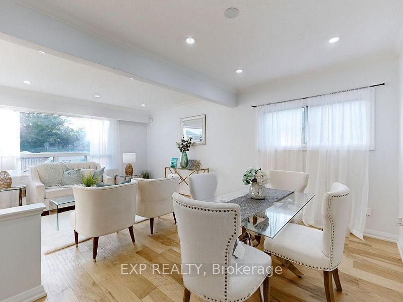 45 Blaisdale Road Main, Toronto, ON M1P 1V9 photo 3