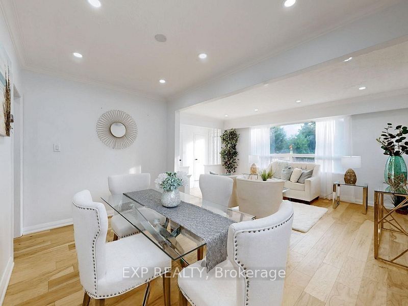 45 Blaisdale Road Main, Toronto, ON M1P 1V9 photo 4