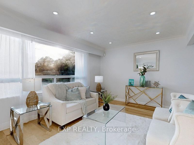 45 Blaisdale Road Main, Toronto, ON M1P 1V9 photo 5