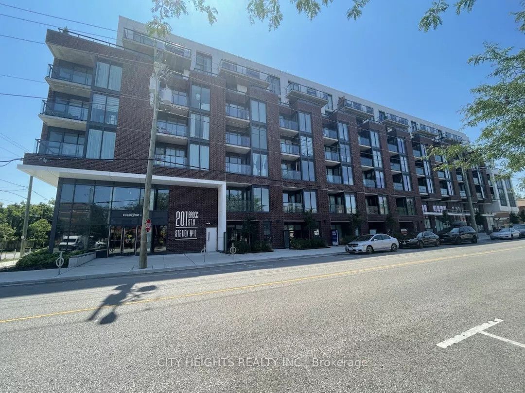 201 Brock Street S 319, Whitby, ON L1N 0P8