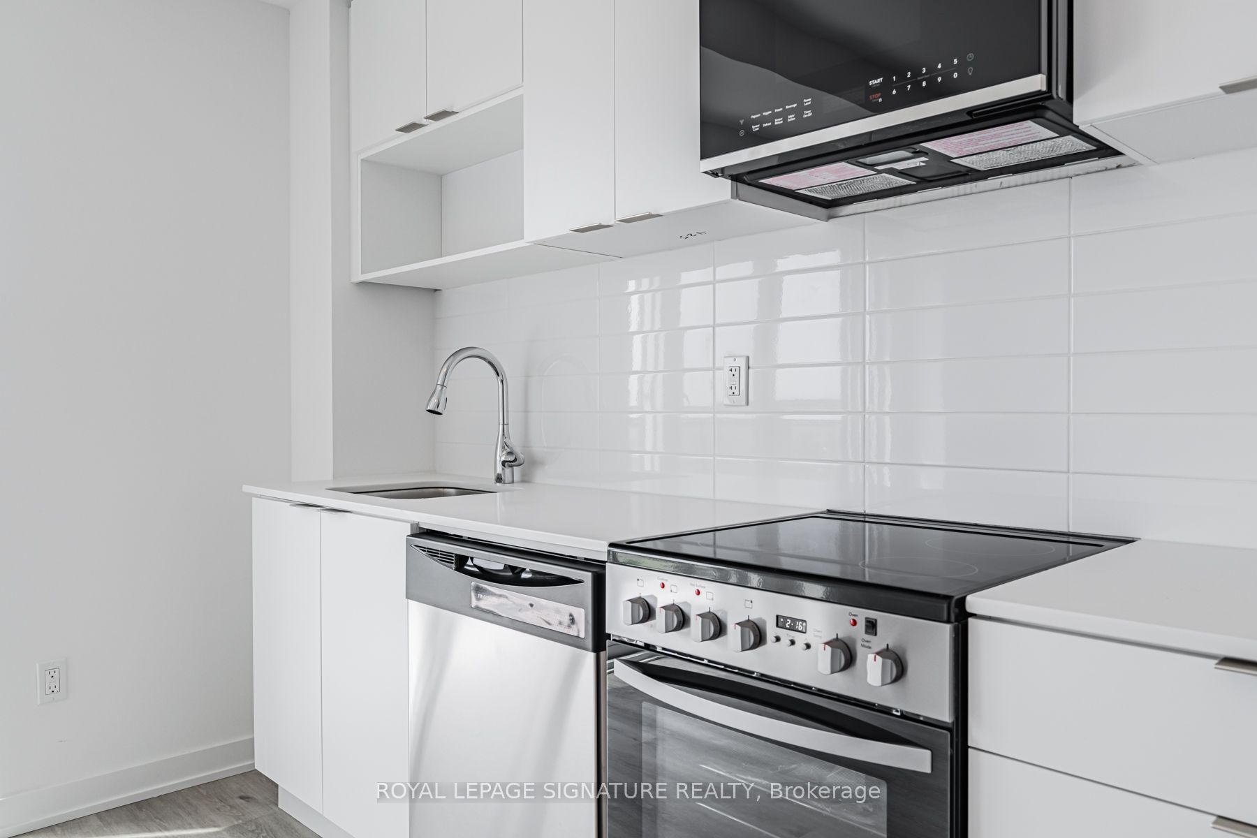 4569 Kingston Road 1101, Toronto, ON M1E 2P2 photo 3