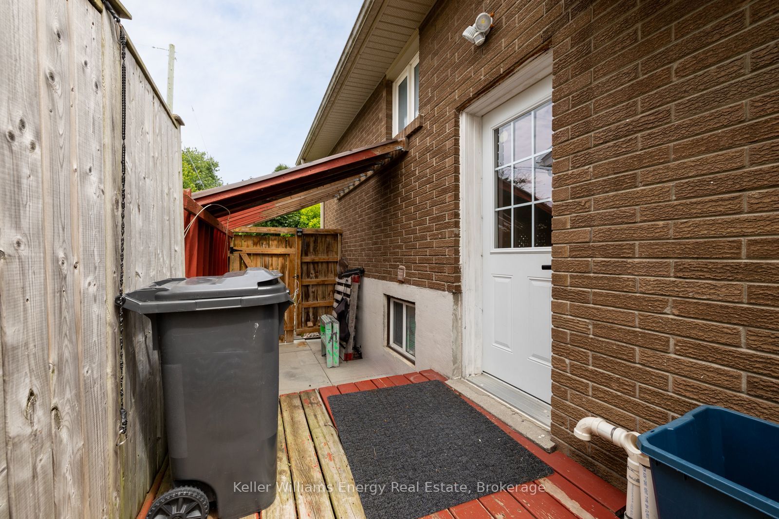 566 Dean Avenue Lower, Oshawa, ON L1H 3J8 photo 3