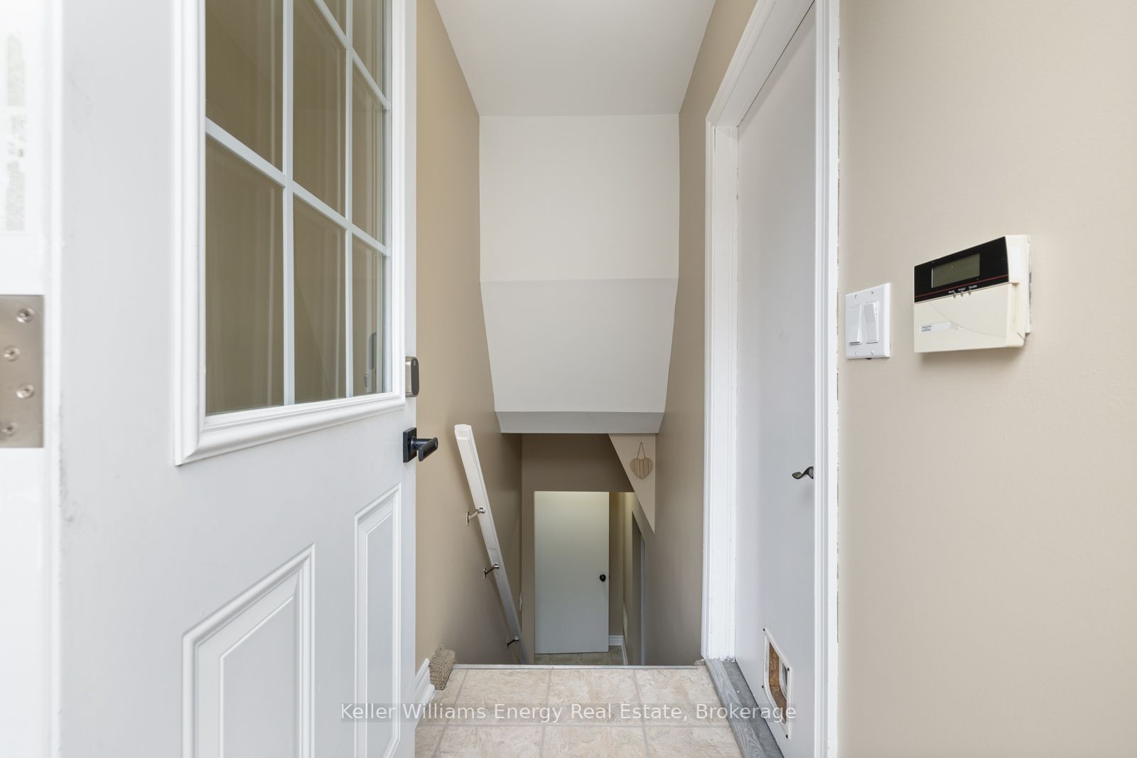 566 Dean Avenue Lower, Oshawa, ON L1H 3J8 photo 4