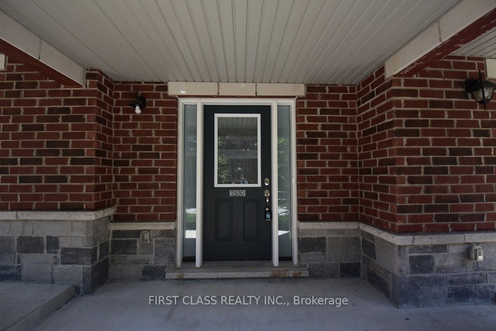 2530 Boston Glen, Pickering, ON L1V 2P8 photo 2