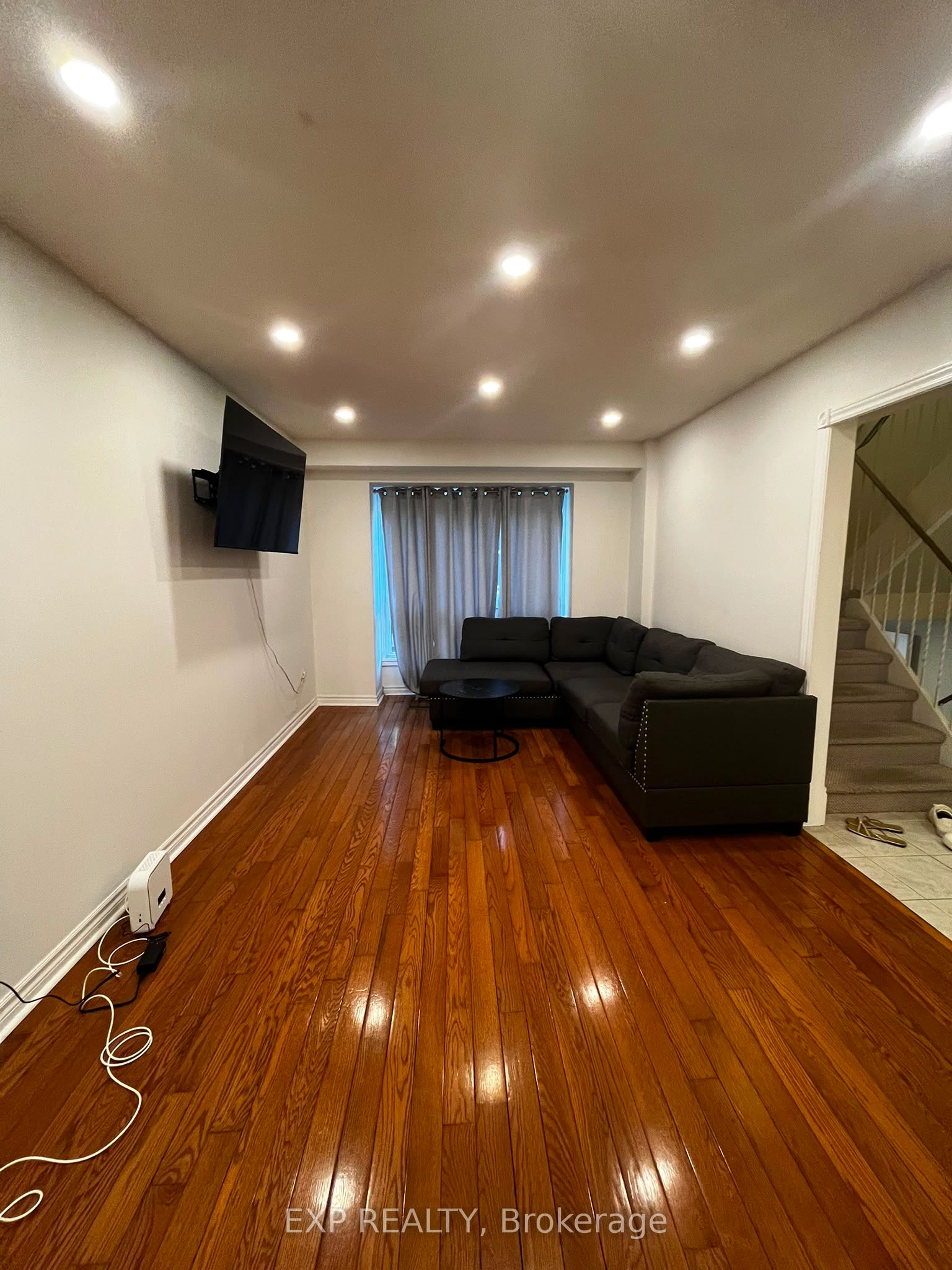22 Pearson Street 10 - Room C, Oshawa, ON L1G 7C6