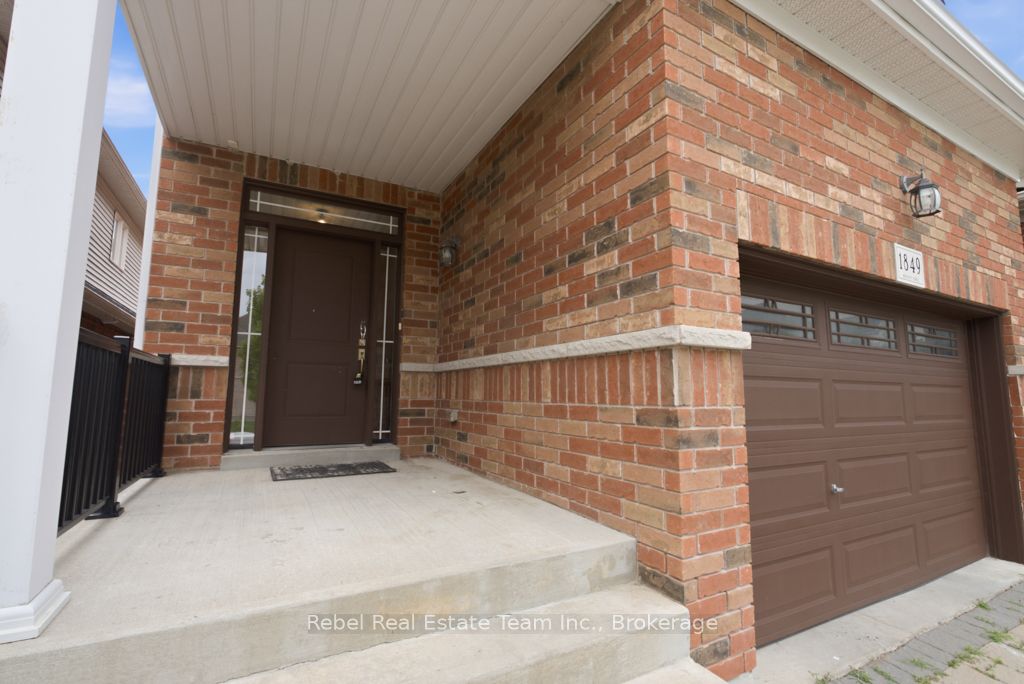 1849 Silverstone Crescent, Oshawa, ON L1K 0T2 photo 3