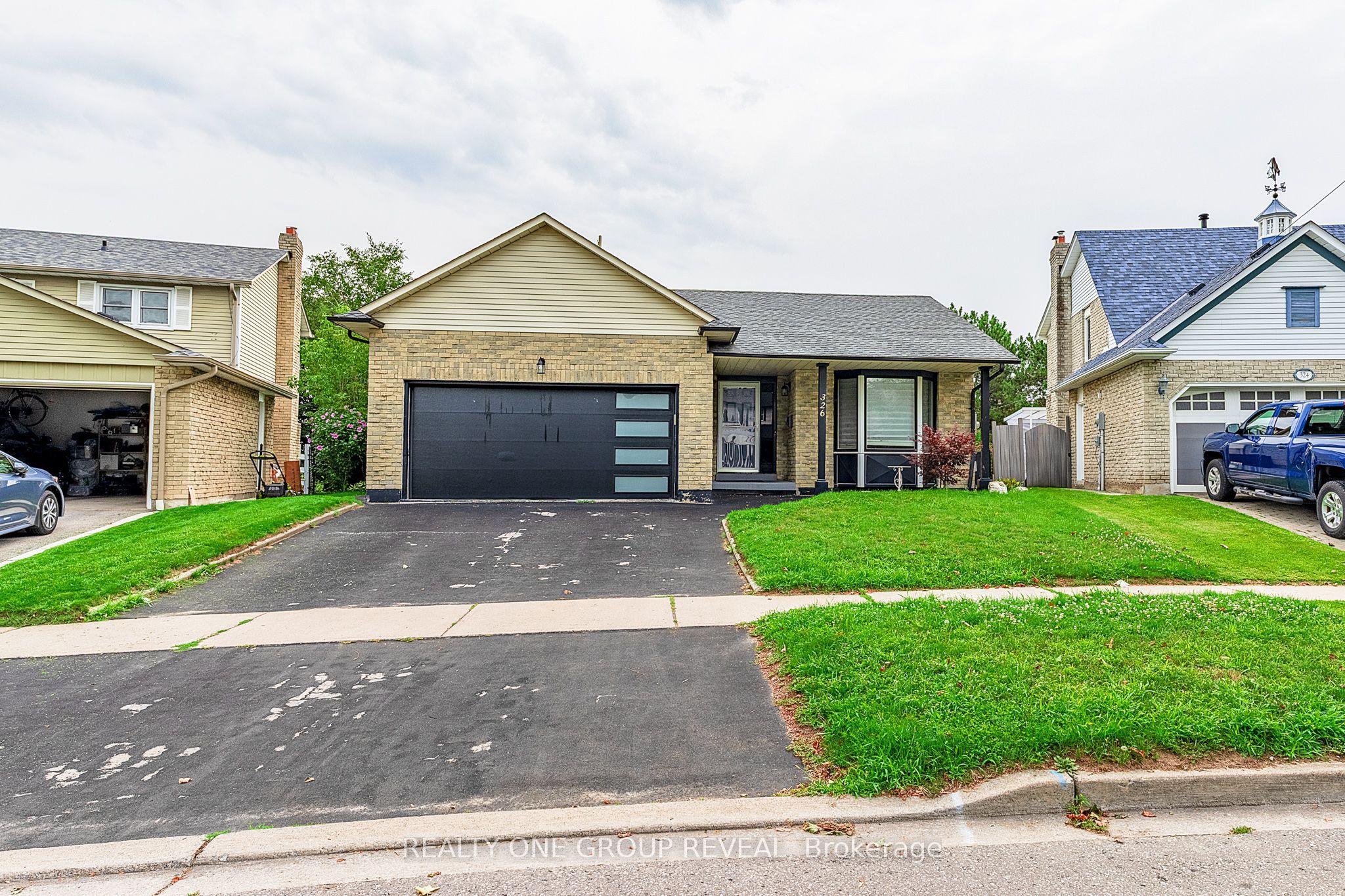326 Prince Of Wales Drive, Whitby, ON L1N 6M9 photo 2