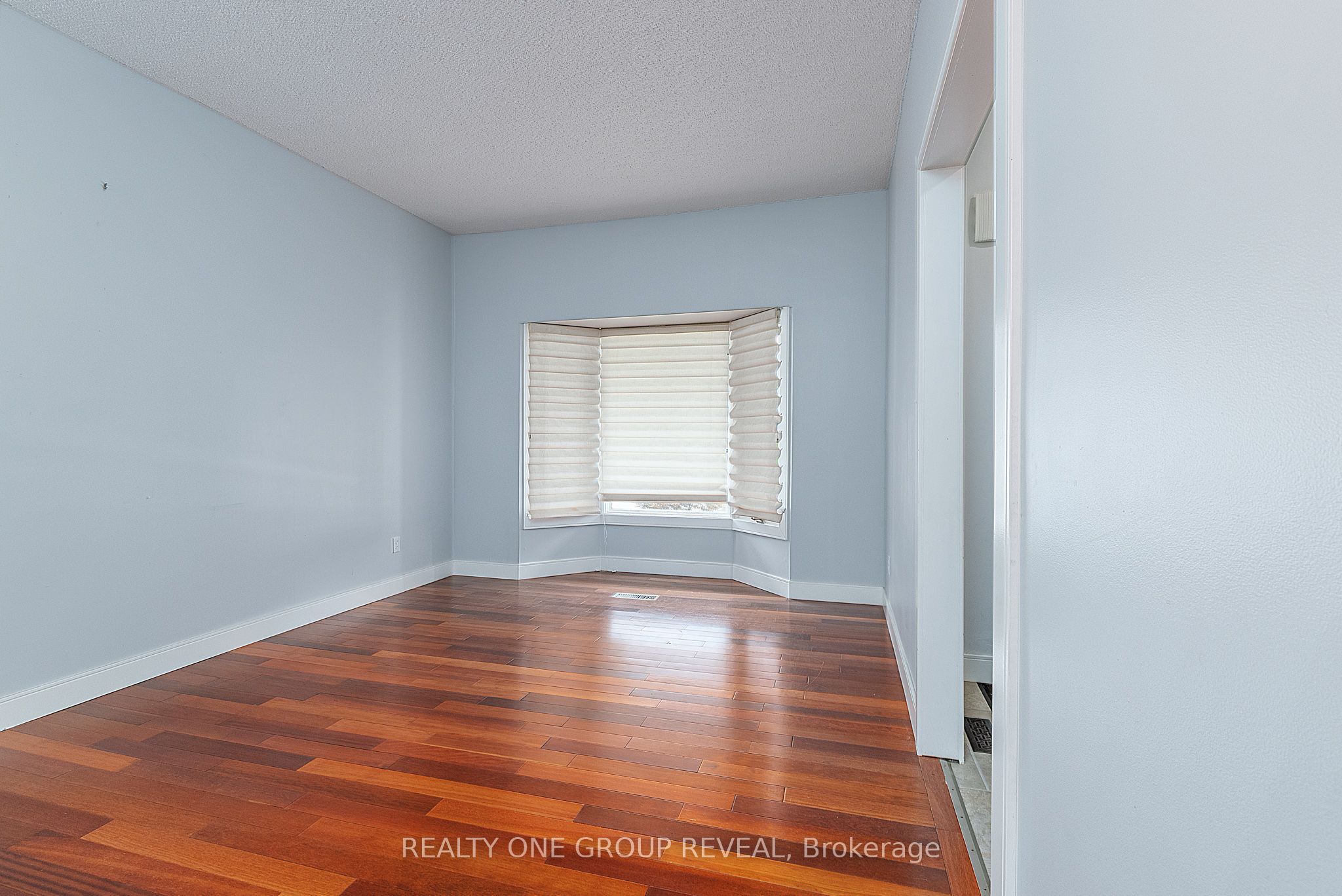 326 Prince Of Wales Drive, Whitby, ON L1N 6M9 photo 3