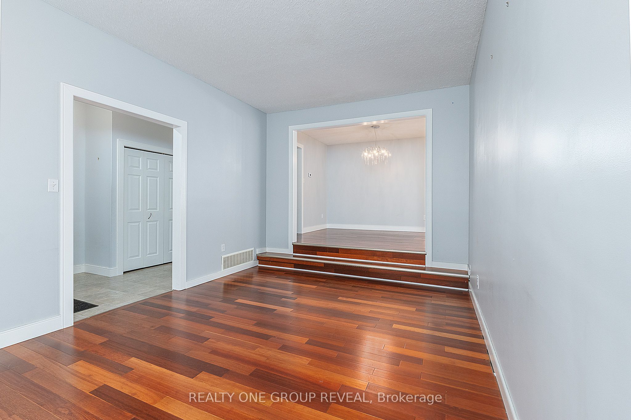 326 Prince Of Wales Drive, Whitby, ON L1N 6M9 photo 4