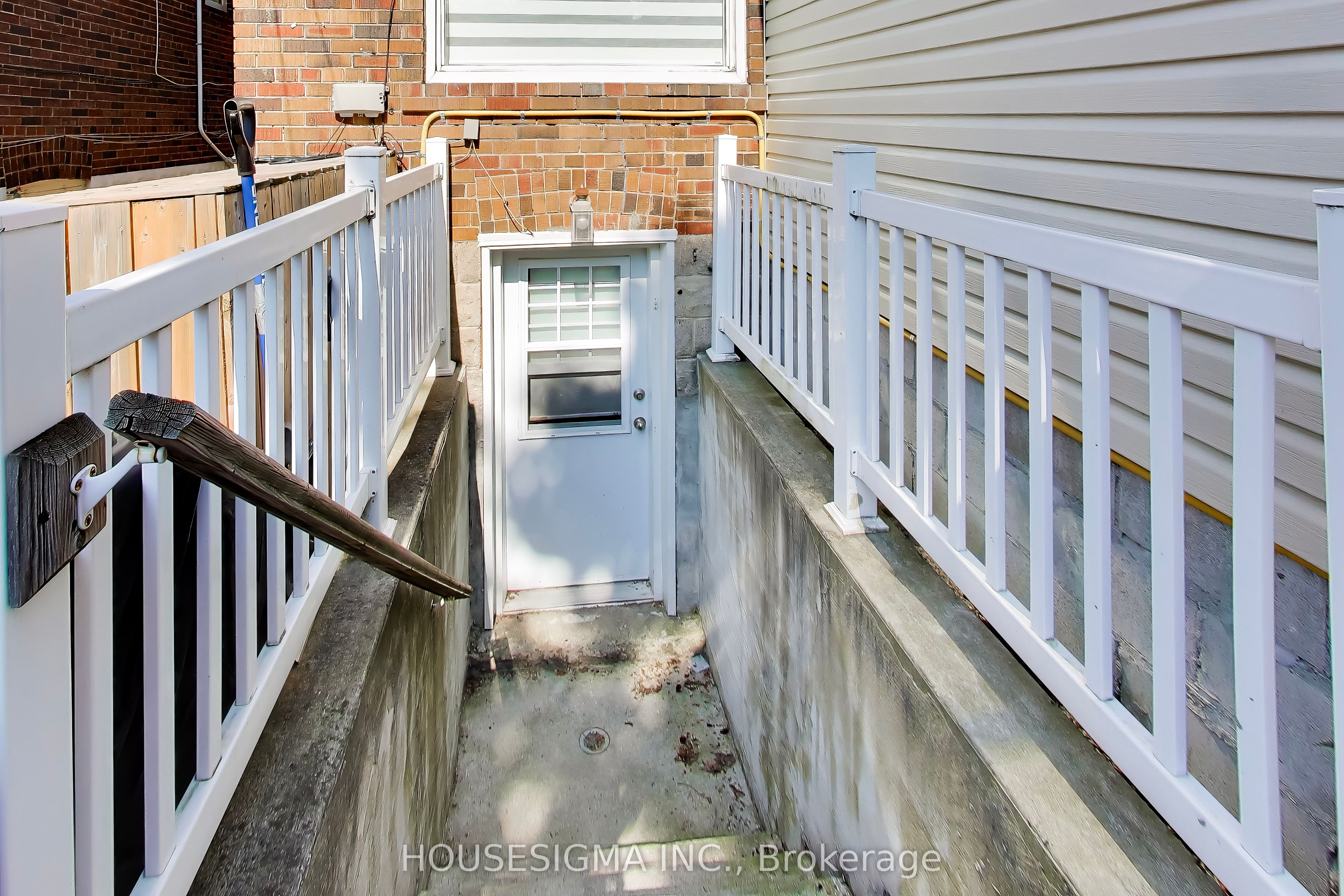 152 Linsmore Crescent Basement, Toronto, ON M4J 4L2