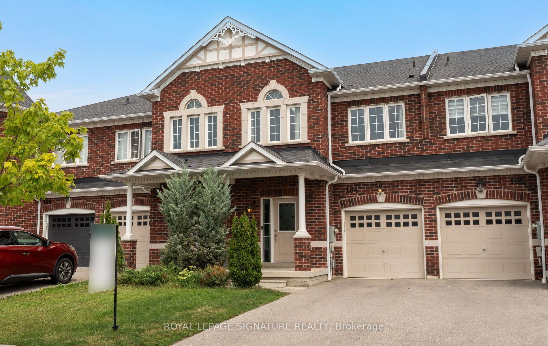 104 Whitefoot Crescent, Ajax, ON L1Z 2E3