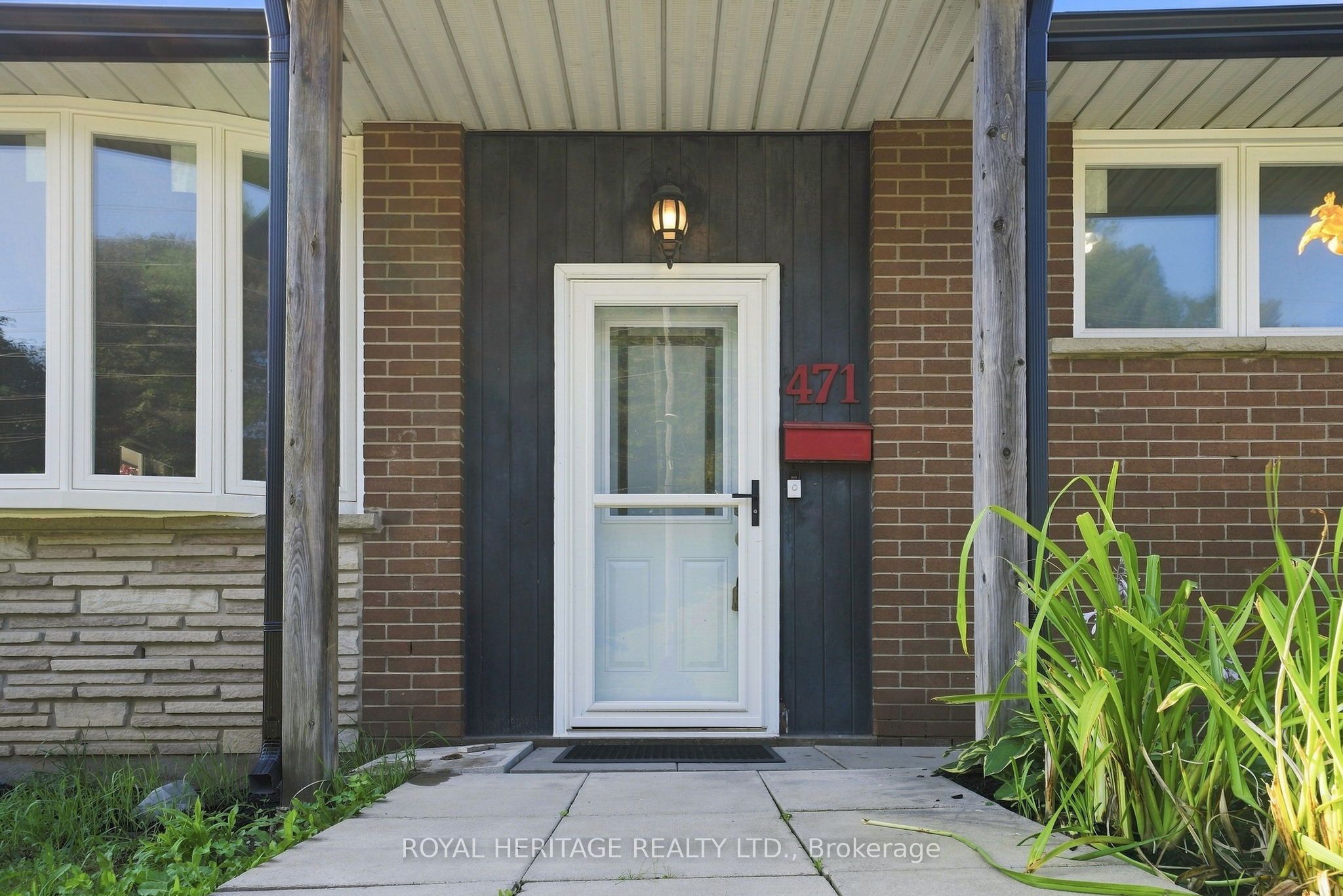 471 Rossland Road E, Oshawa, ON L1G 2X3 photo 4